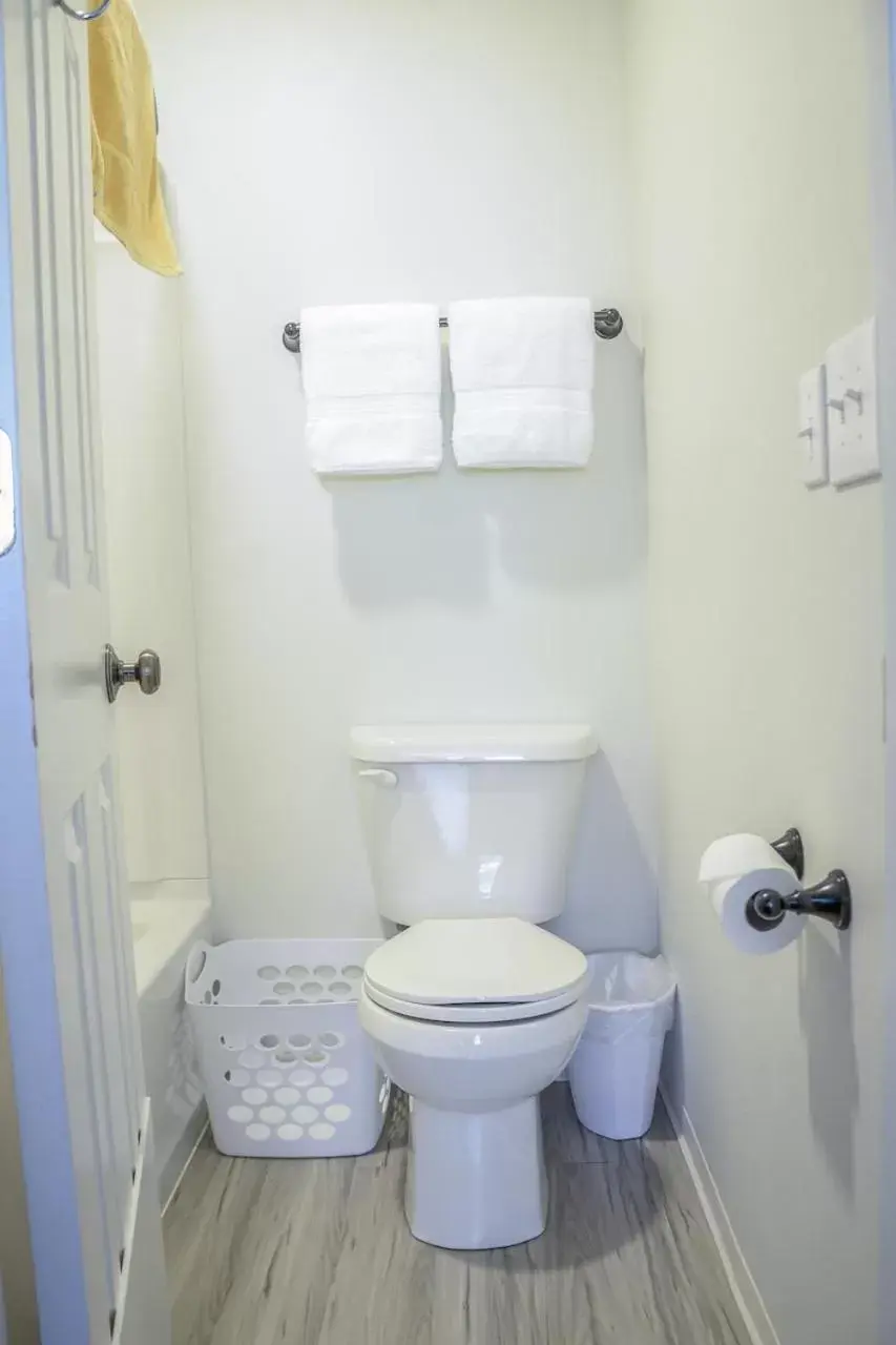 Bathroom in Trailhead Lodging