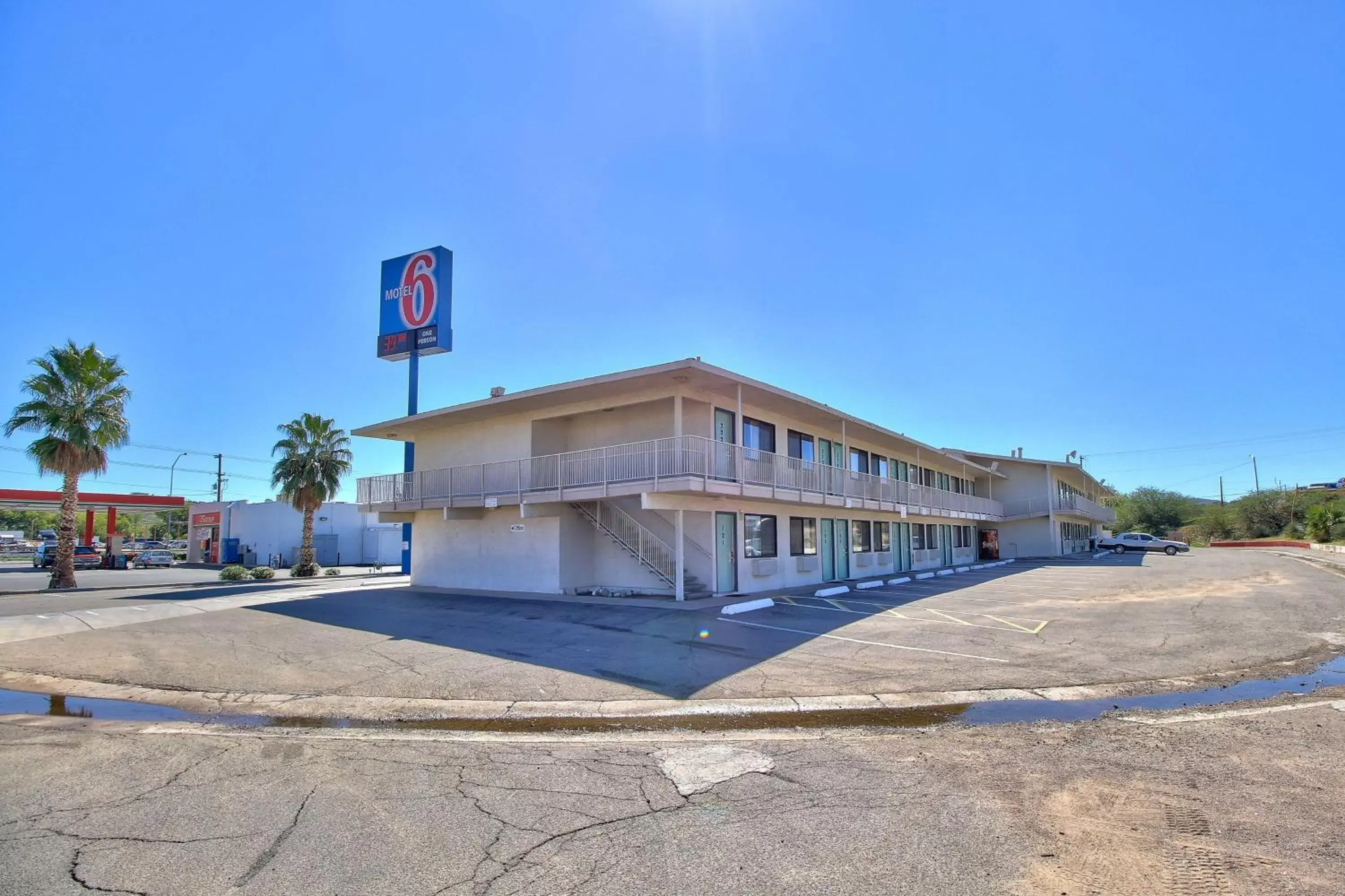 Property Building in Motel 6-Nogales, AZ - Mariposa Road