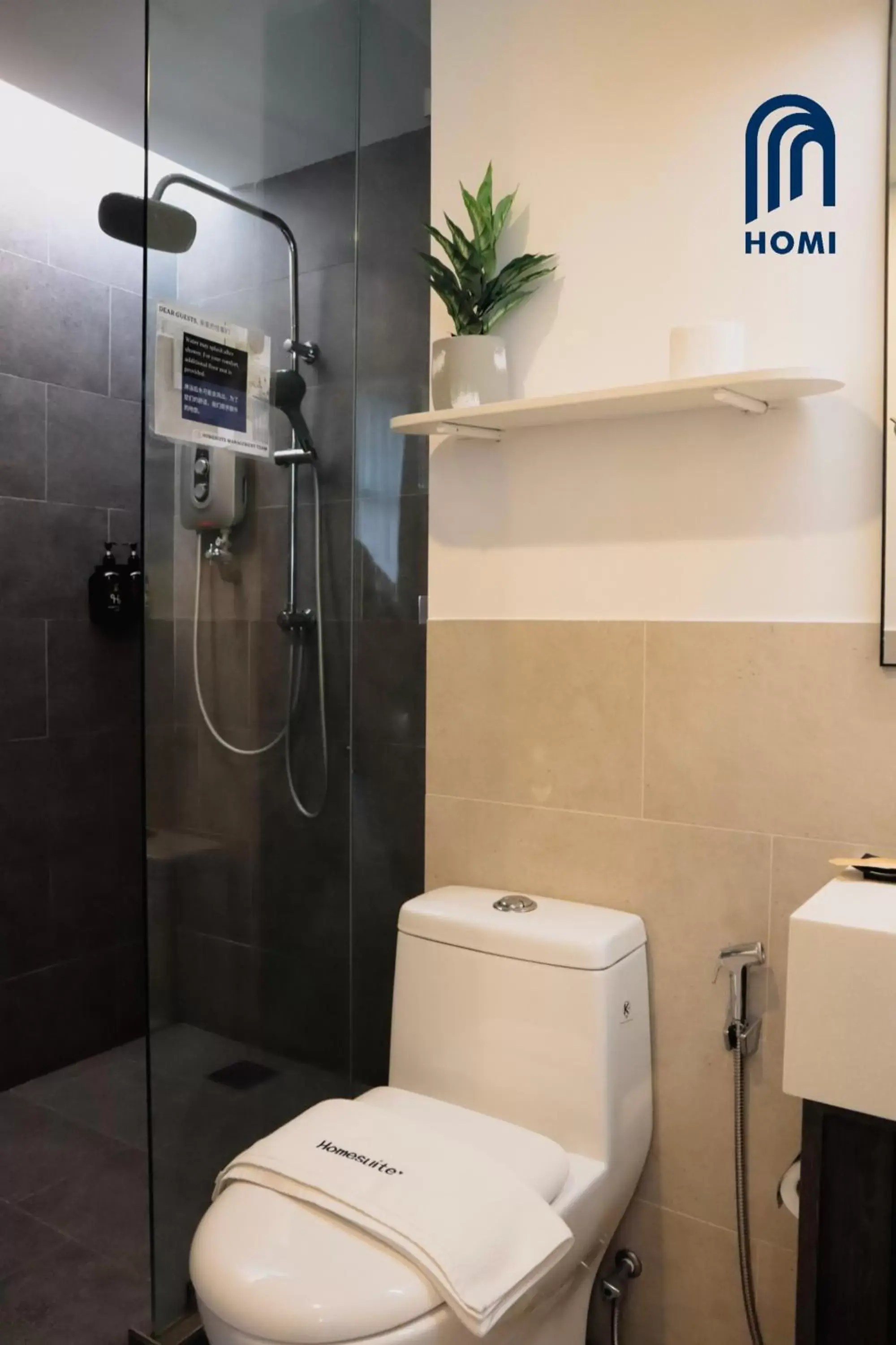 Bathroom in Homi Oasis 和逸绿洲 near IMAGO Mall