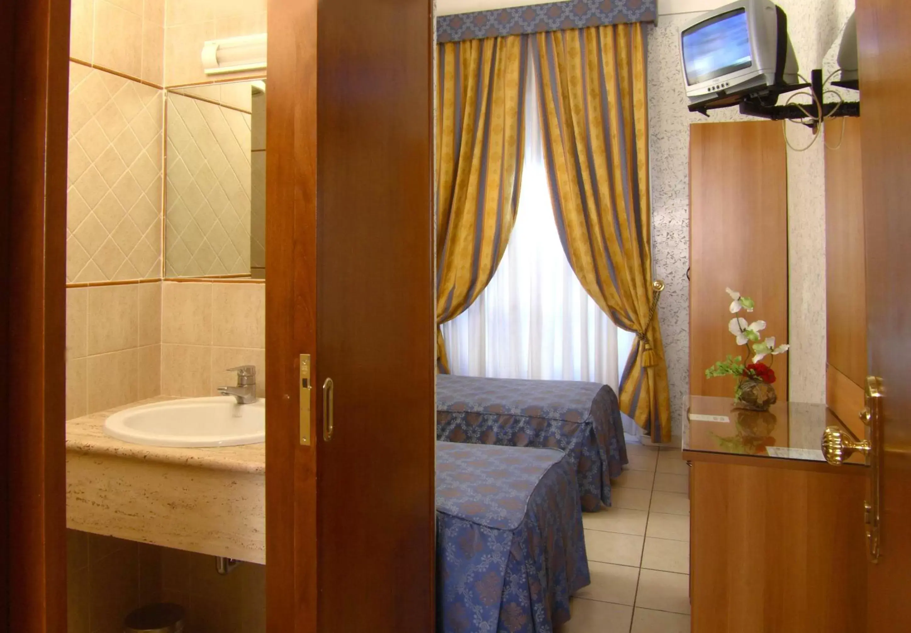 Bathroom in Hotel Assisi