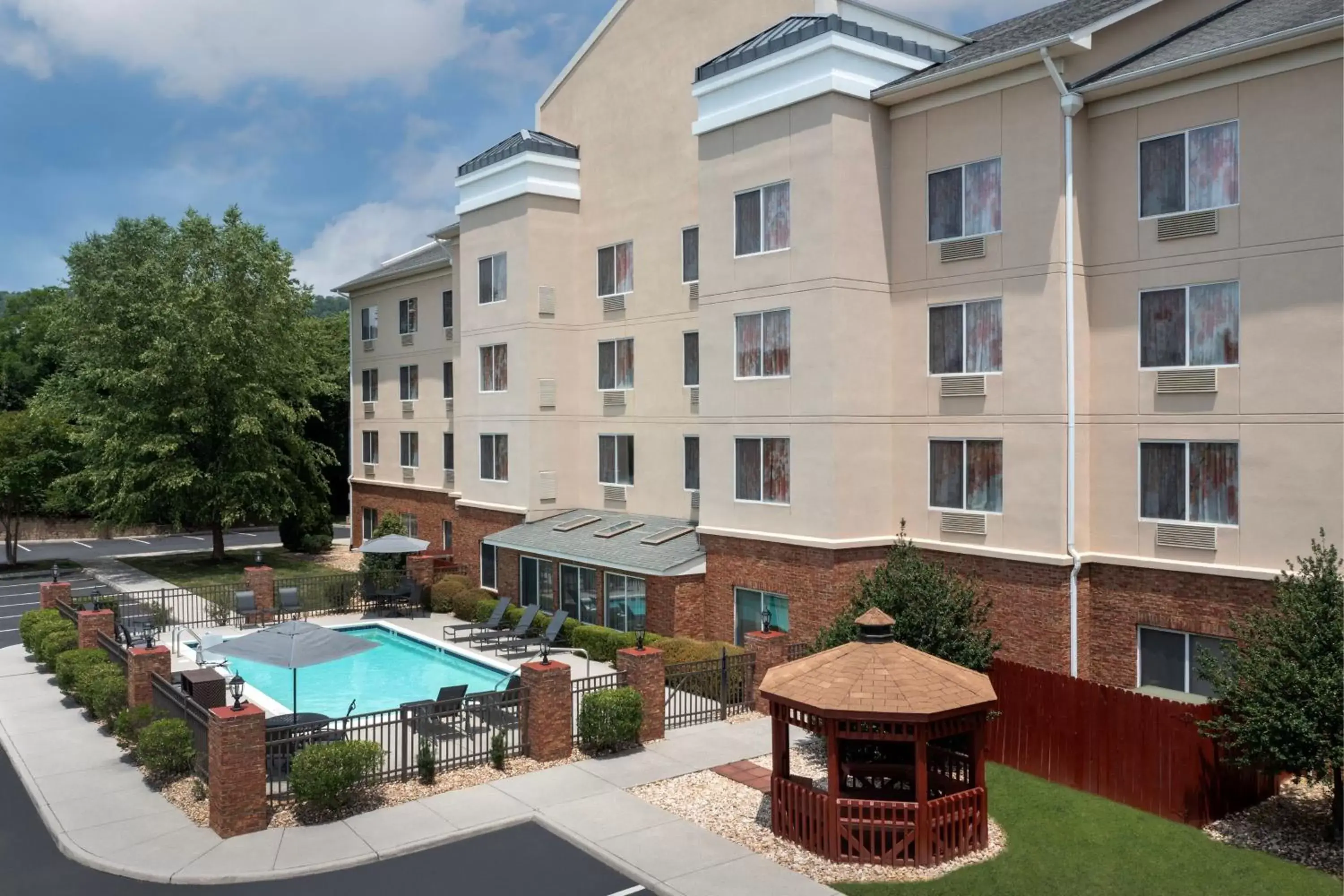 Swimming Pool in Fairfield Inn & Suites Roanoke Hollins/I-81