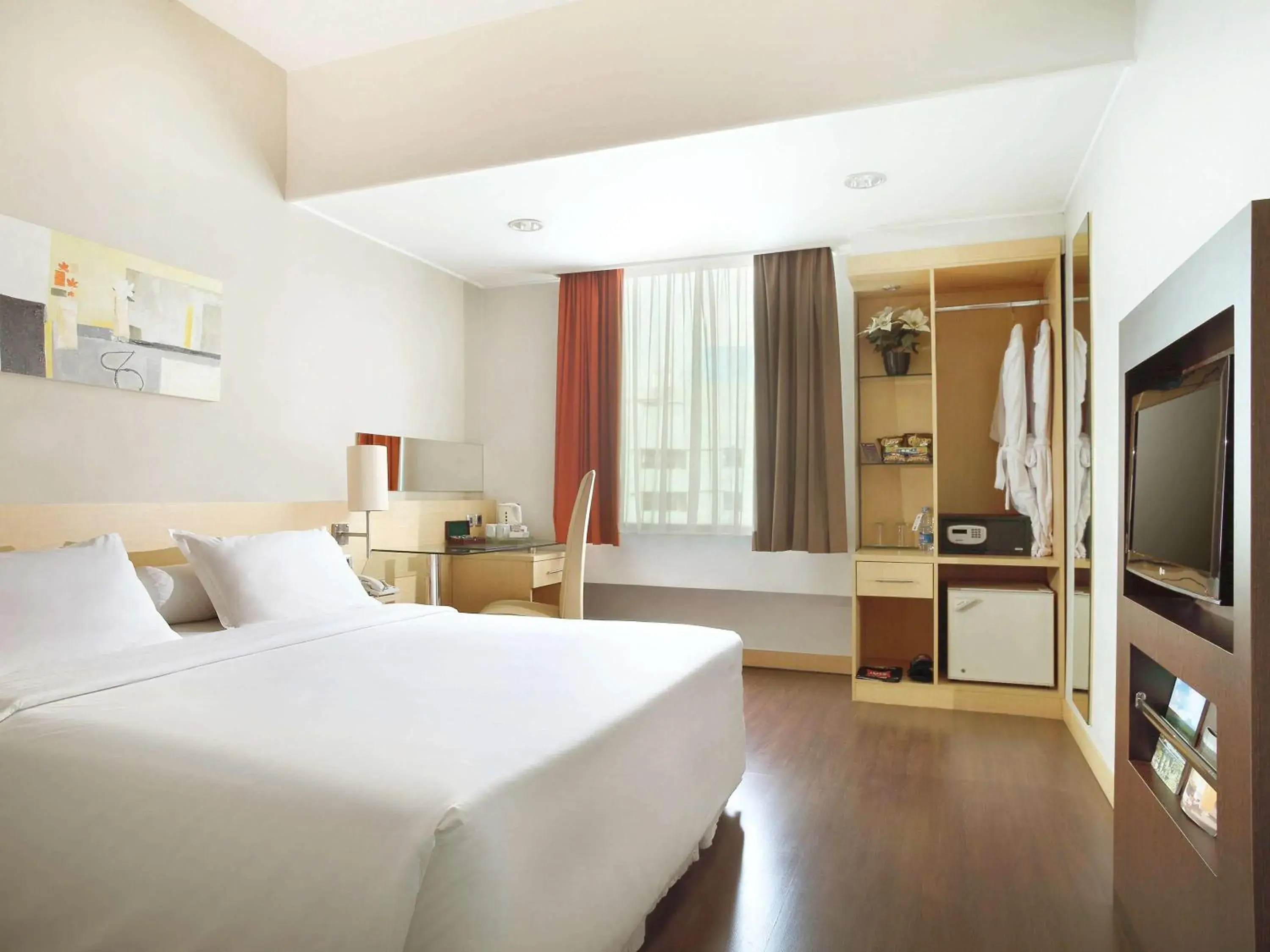 Bedroom, Bed in Ibis Jakarta Arcadia