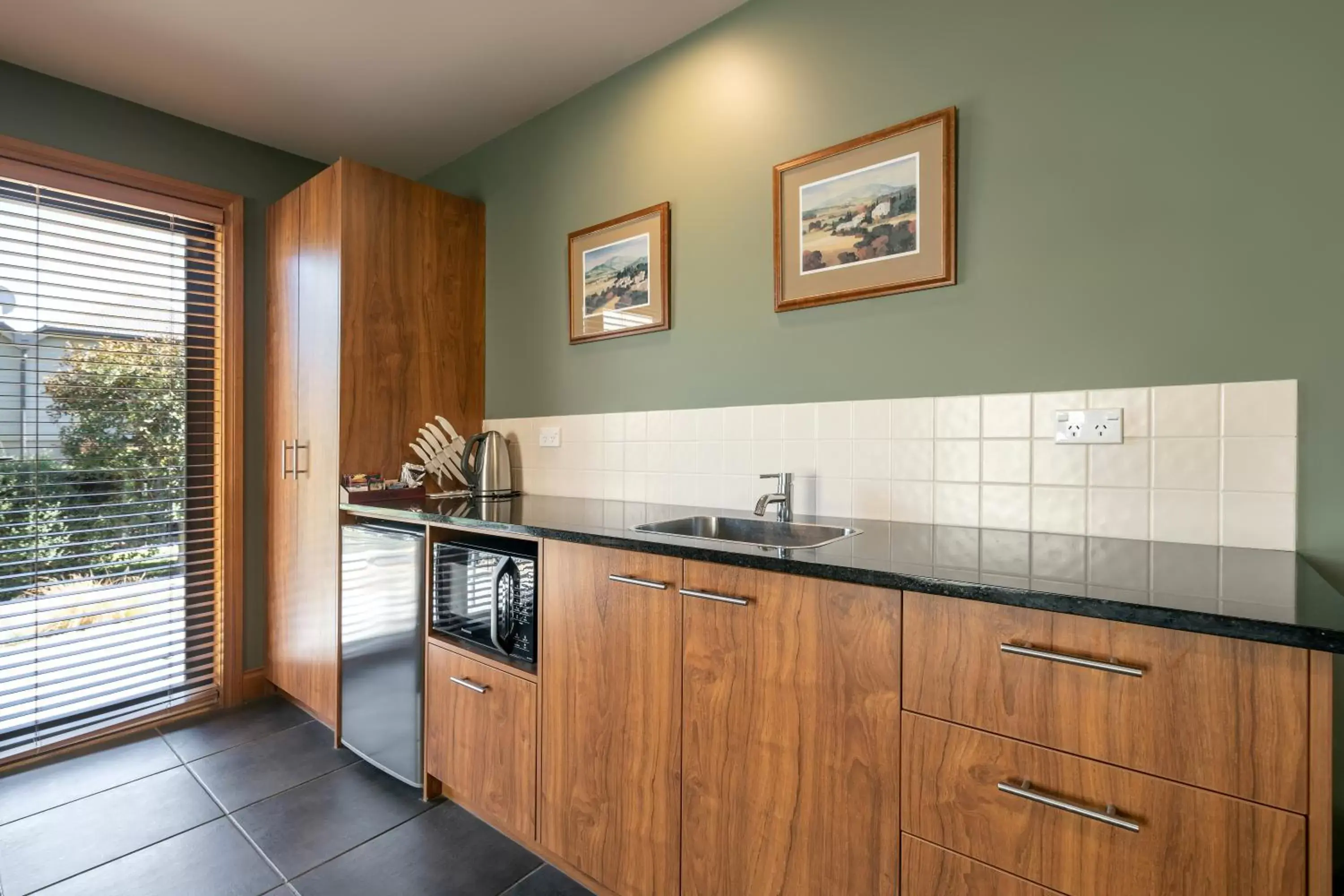 Kitchen/Kitchenette in Wanaka Luxury Apartments