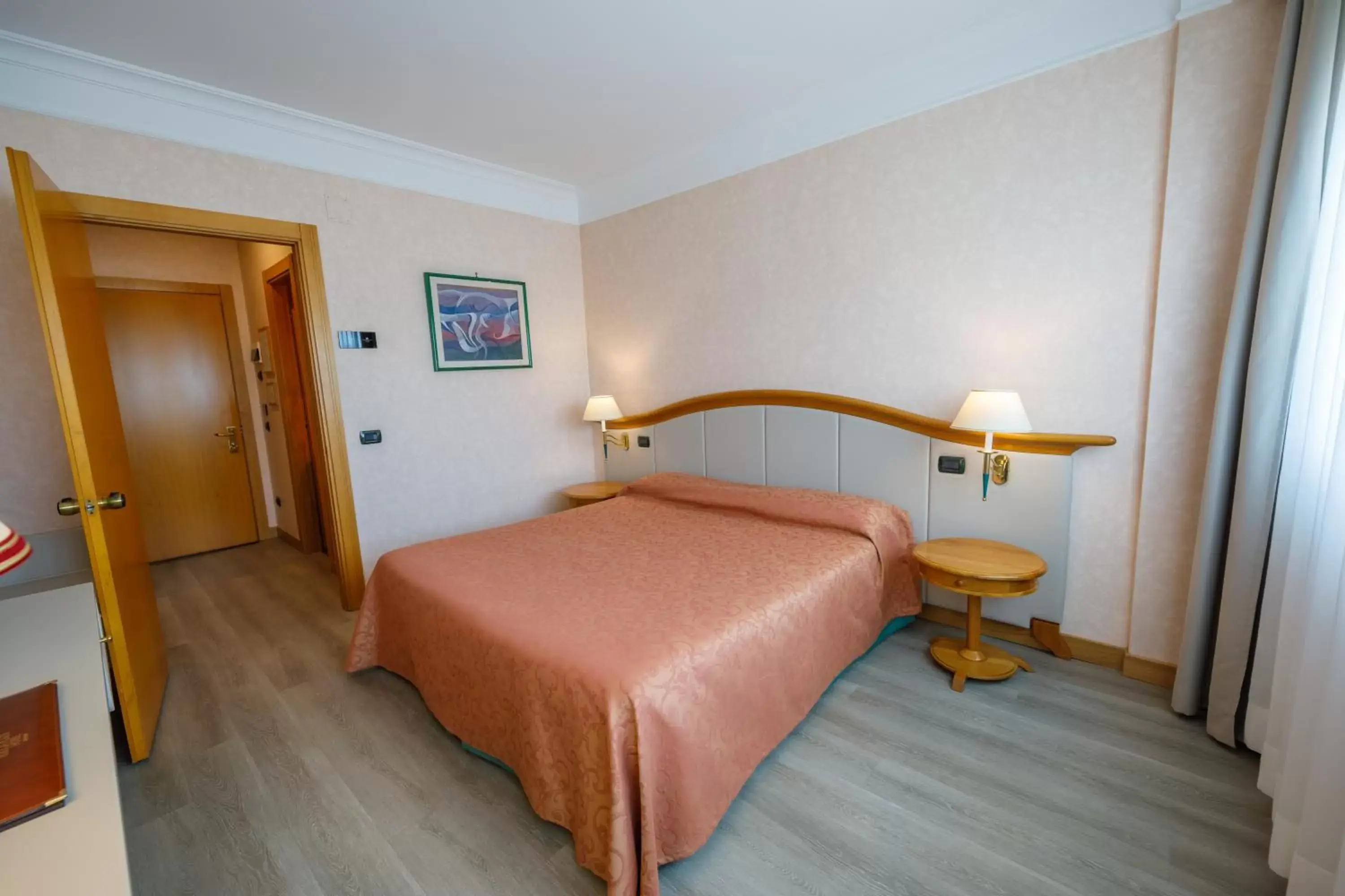 Bedroom, Bed in Perugia Plaza Hotel