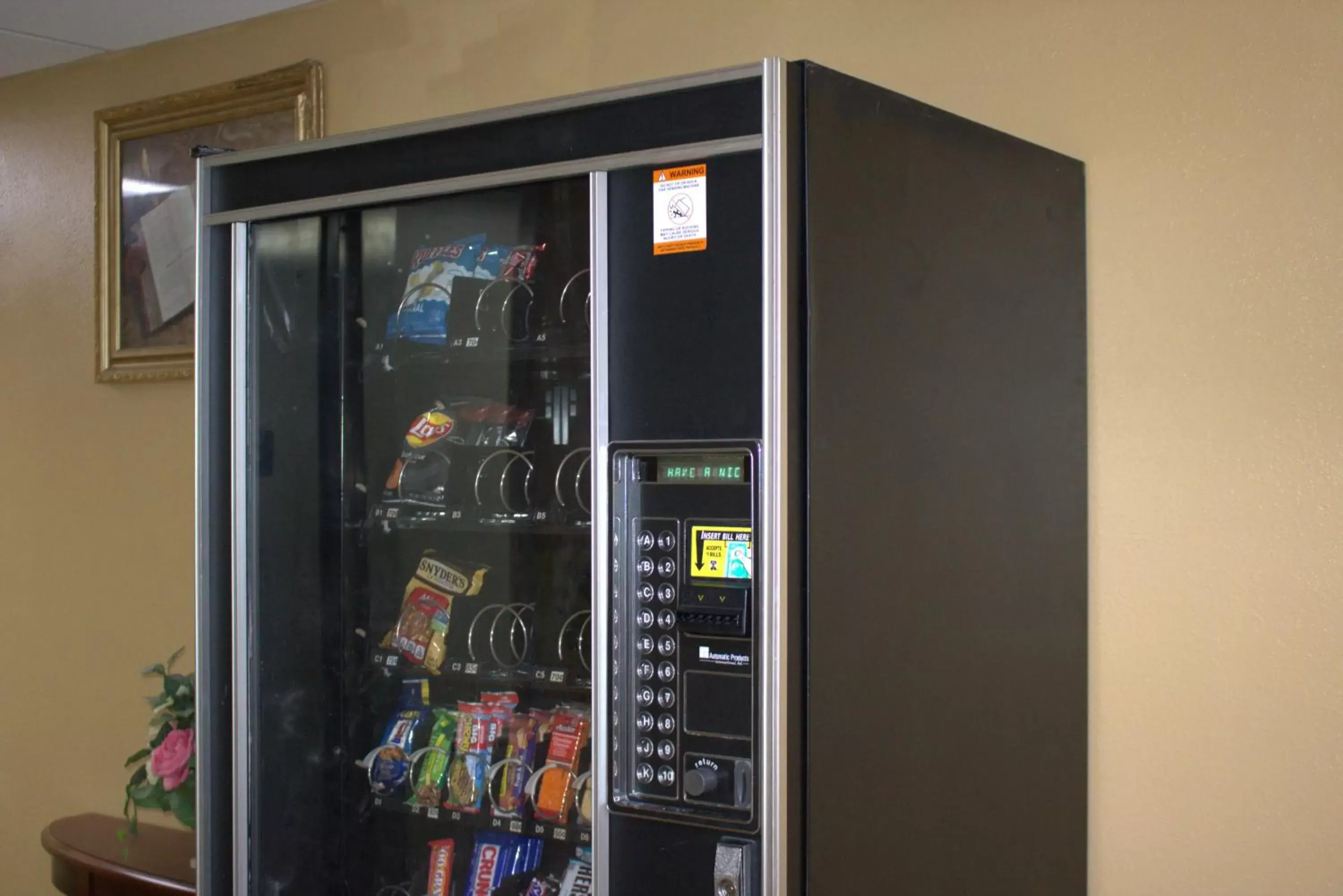 vending machine, Supermarket/Shops in Super 8 by Wyndham Rainsville