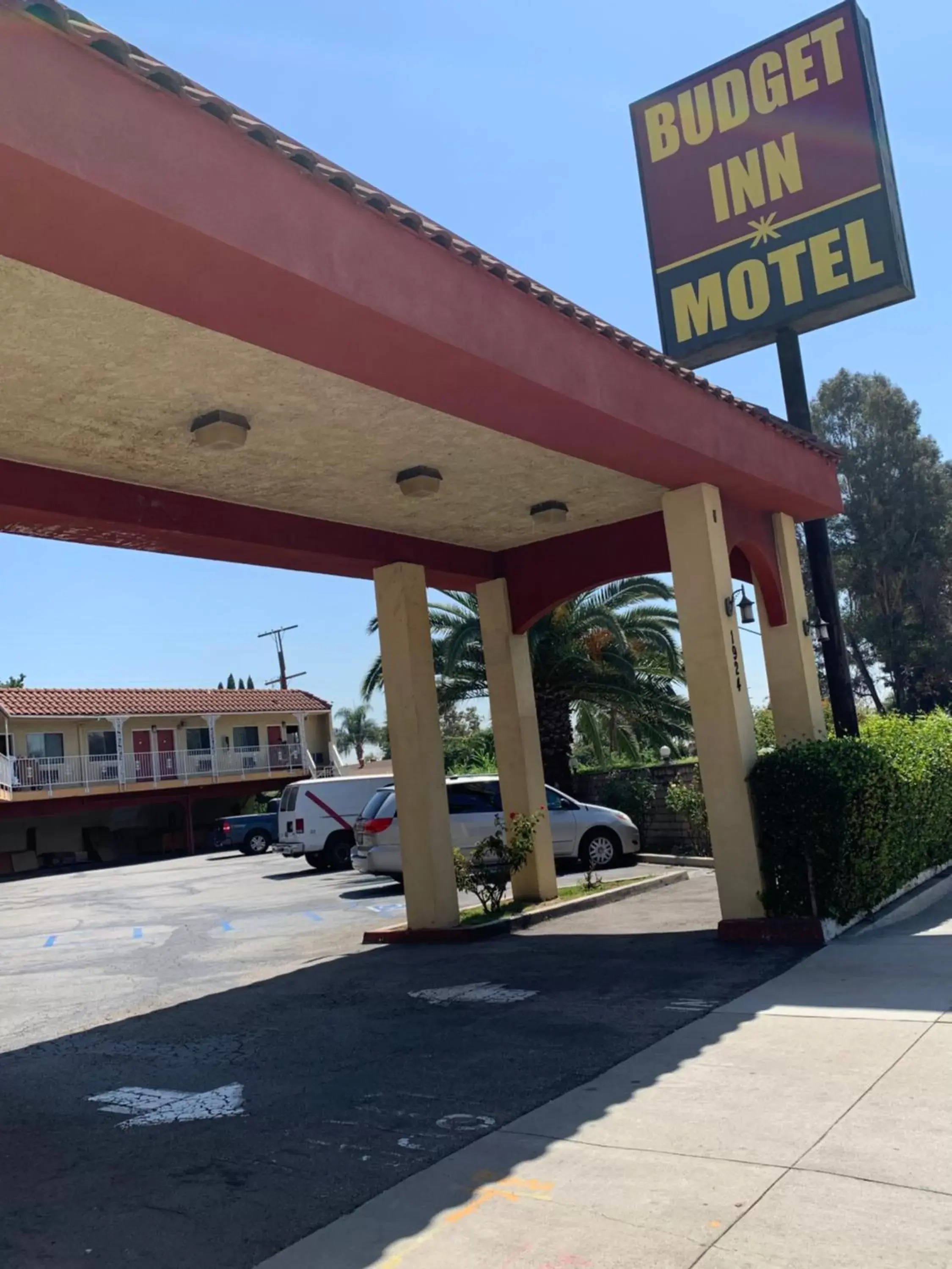 Facade/entrance in Budget Inn Motel