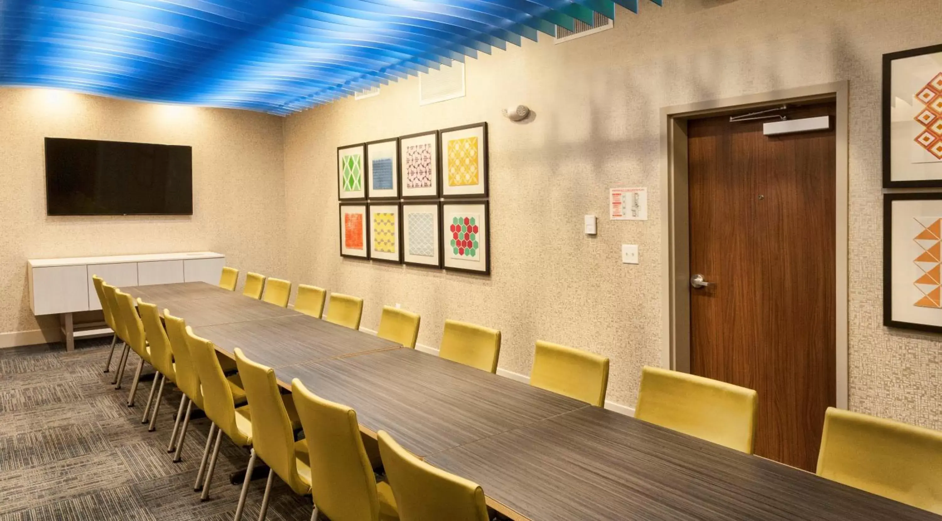 Meeting/conference room in Holiday Inn Express & Suites - Dodge City, an IHG Hotel