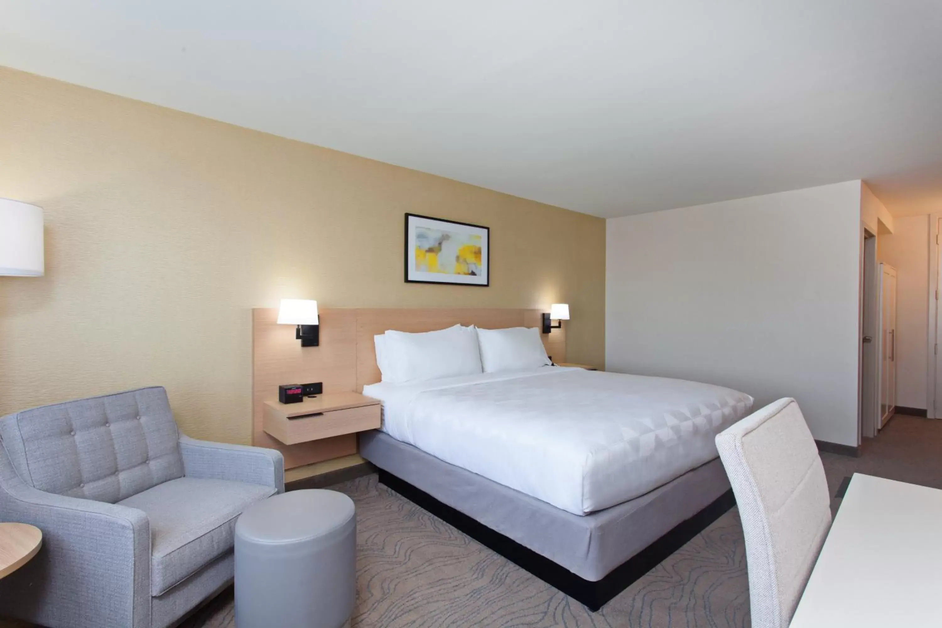 Photo of the whole room in Holiday Inn Los Angeles - LAX Airport, an IHG Hotel