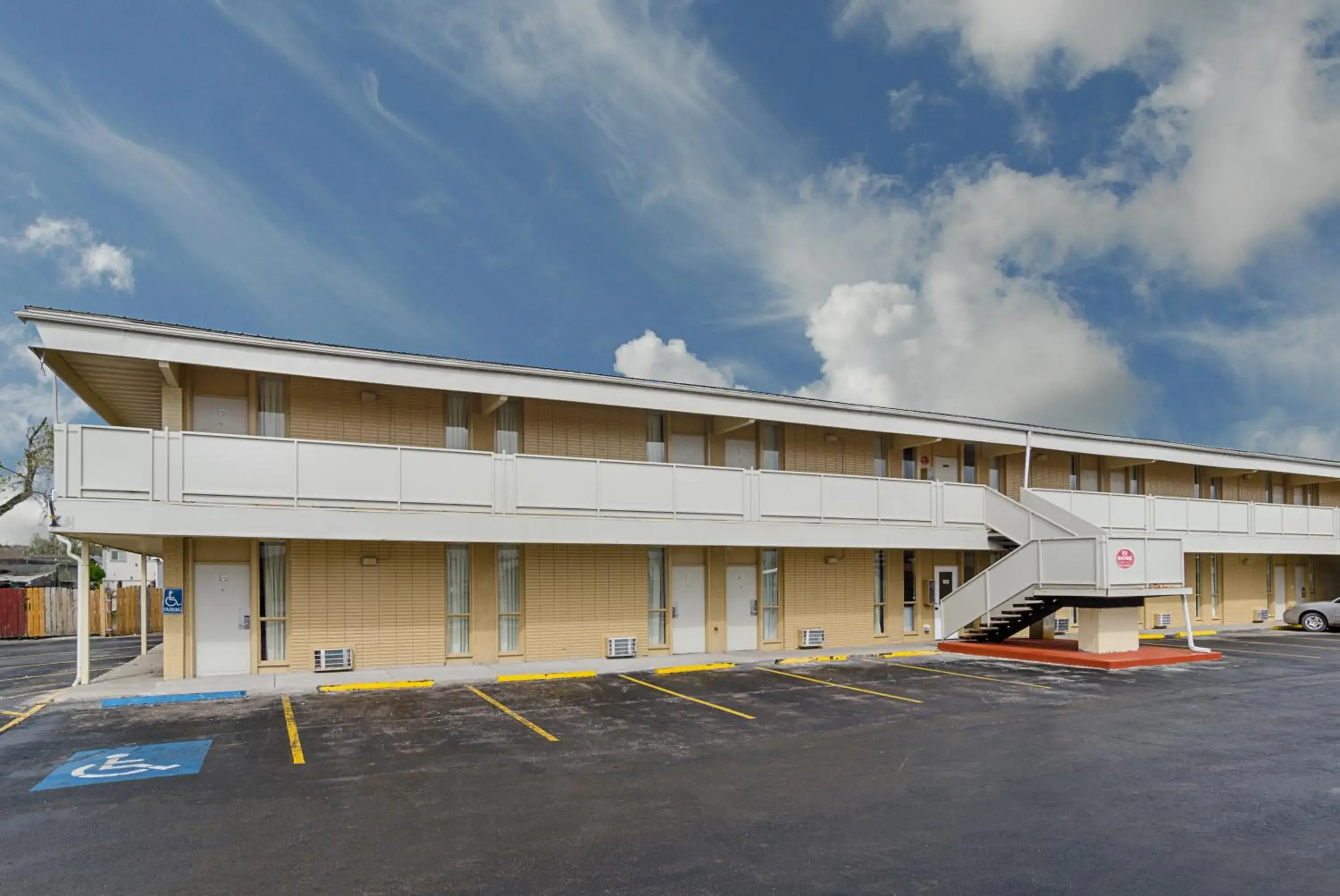 Location, Property Building in Alamo Inn & Suites