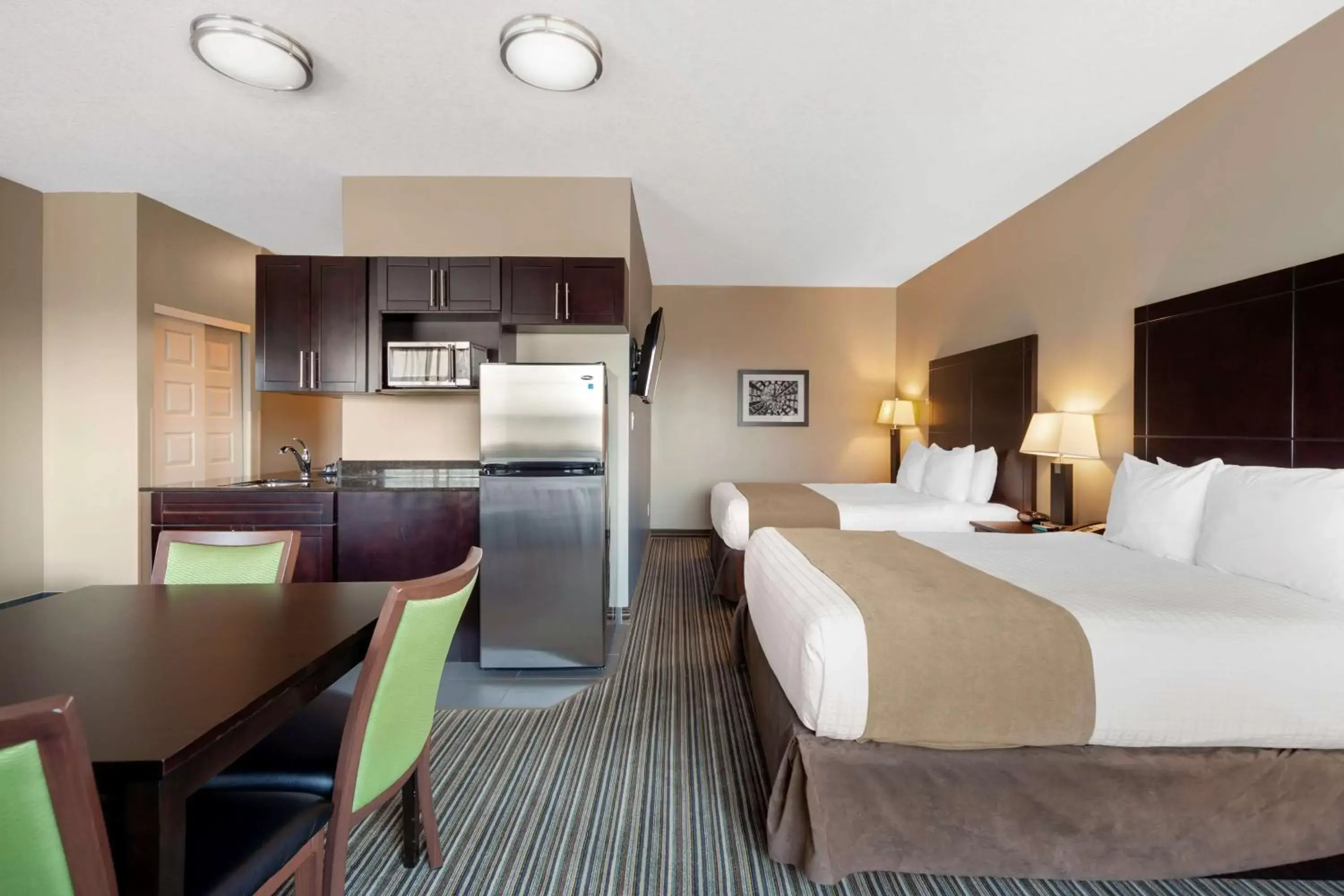 Bedroom in Best Western PLUS Fort Saskatchewan Inn & Suites