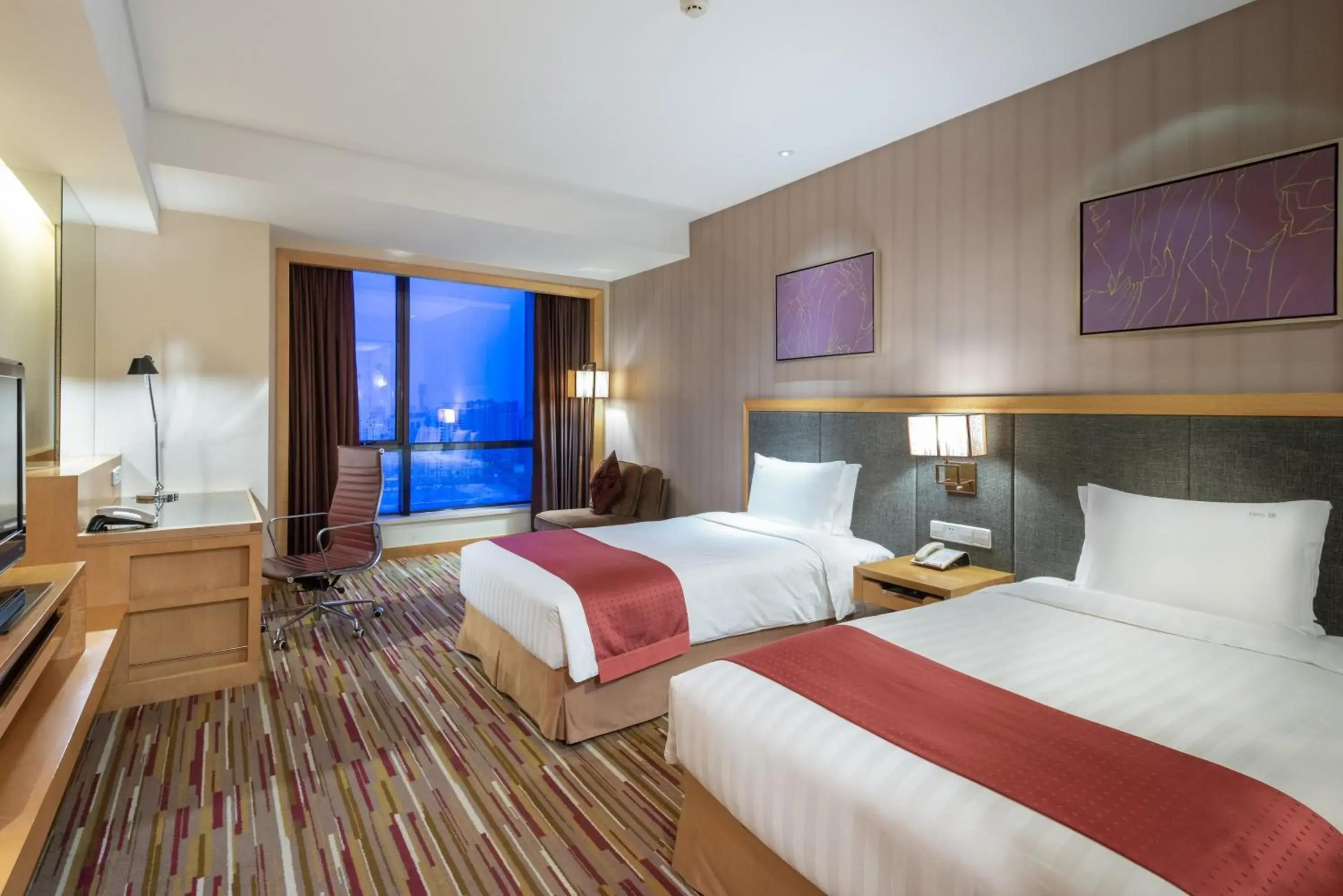 Photo of the whole room in Crowne Plaza Shanghai Jinxiu