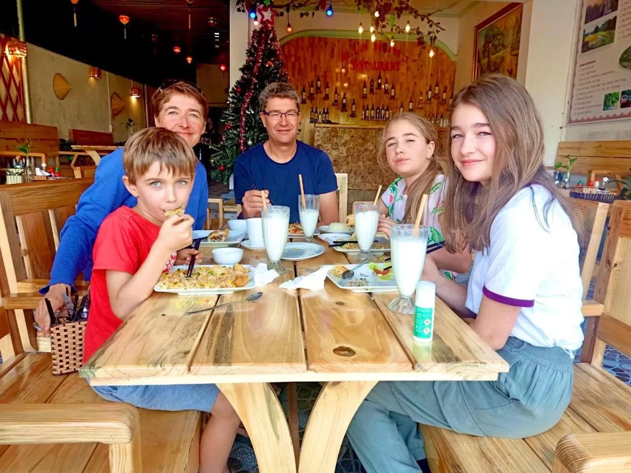 Restaurant/places to eat in Ha Lan Homestay