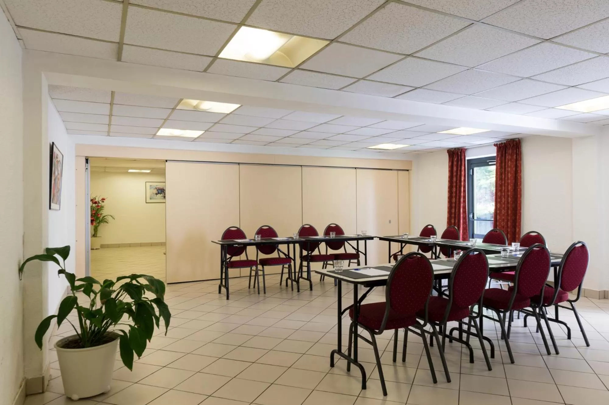 Business facilities in The Originals City, Hôtel Paris Sud, Orly-Draveil