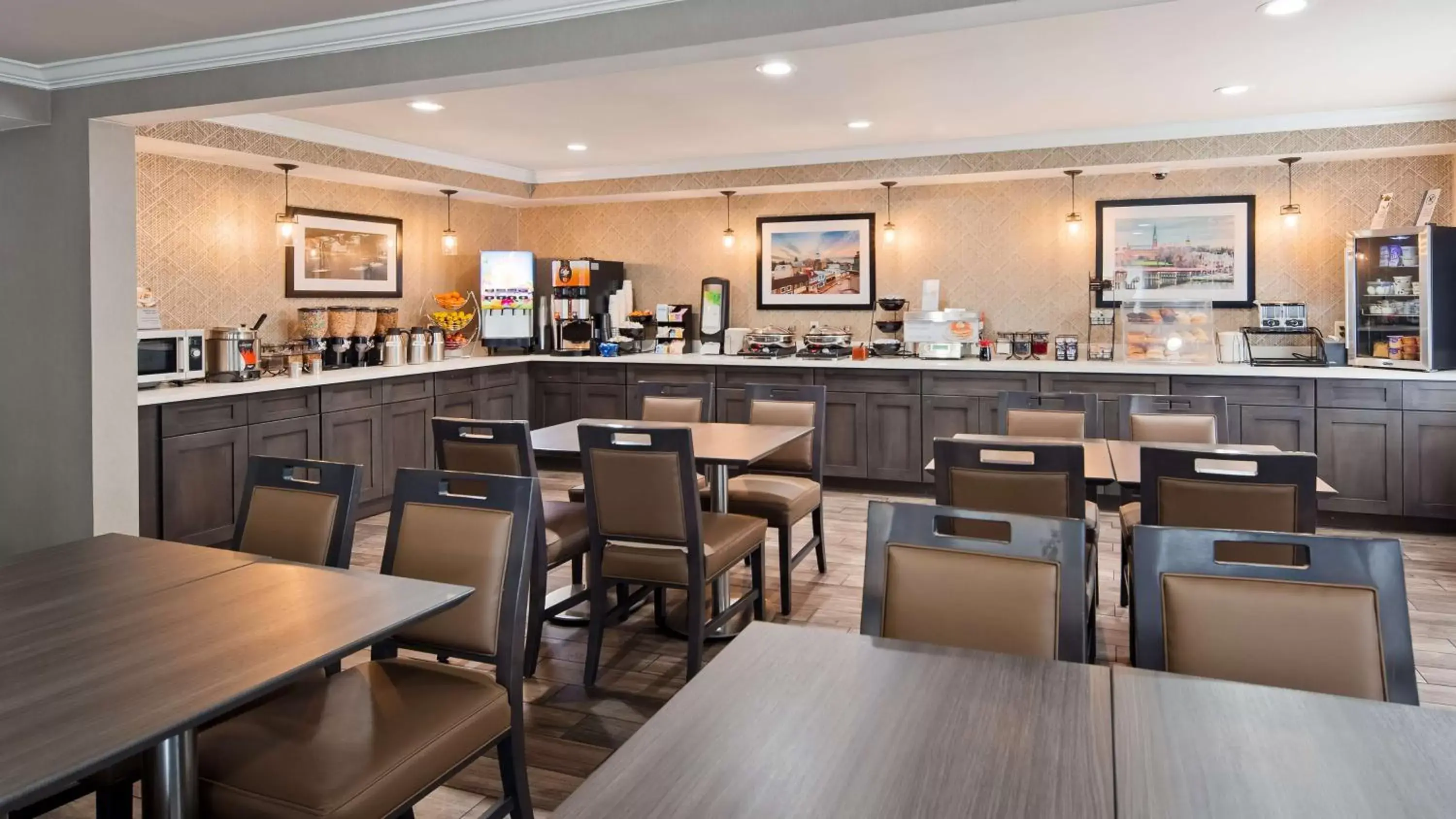 Restaurant/places to eat in Best Western Annapolis Restaurant/places to eat in Best Western Annapolis