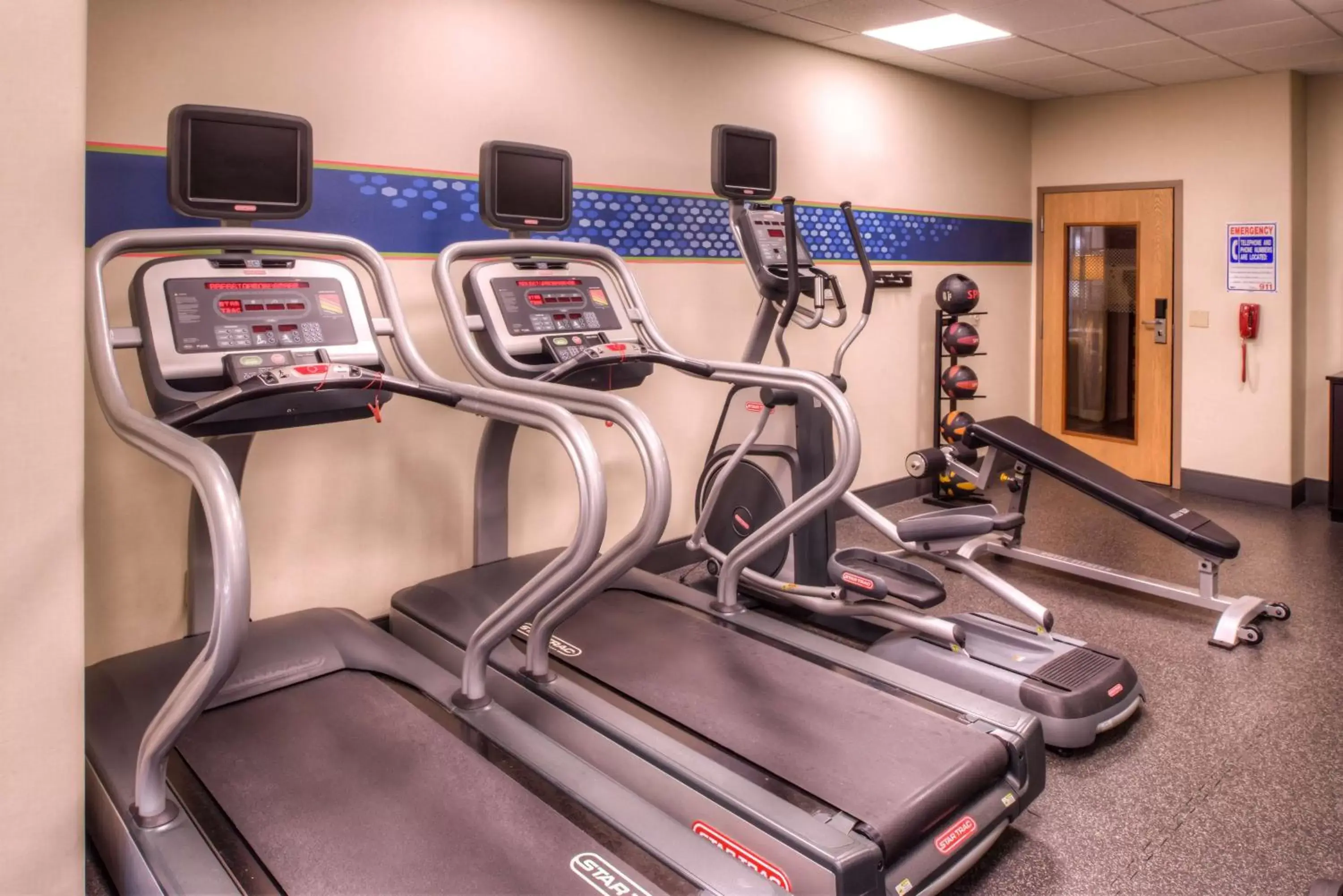 Fitness centre/facilities, Fitness Center/Facilities in Hampton Inn & Suites Ontario
