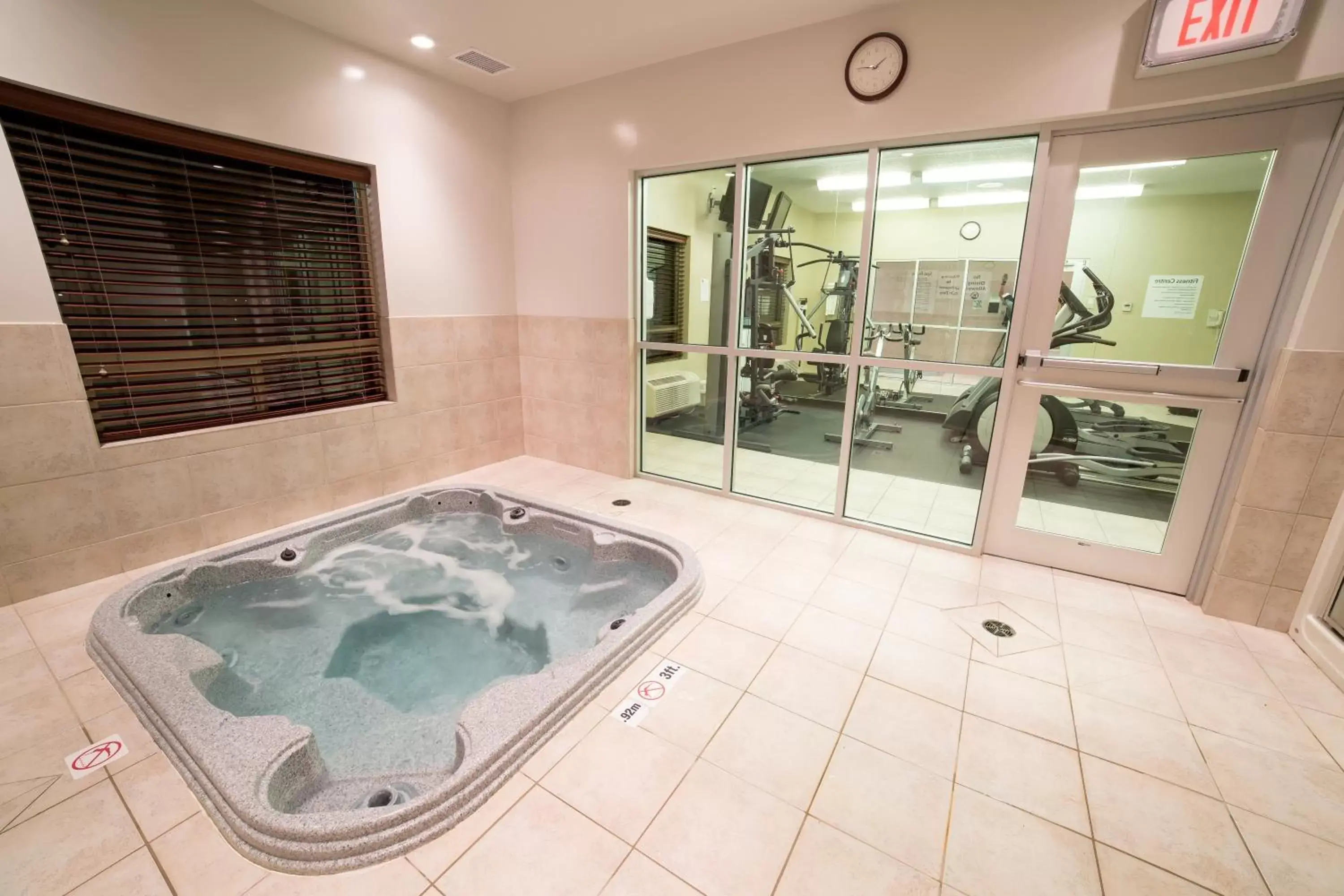 Swimming pool in Holiday Inn Express & Suites Drayton Valley by IHG Swimming pool in Holiday Inn Express & Suites Drayton Valley by IHG