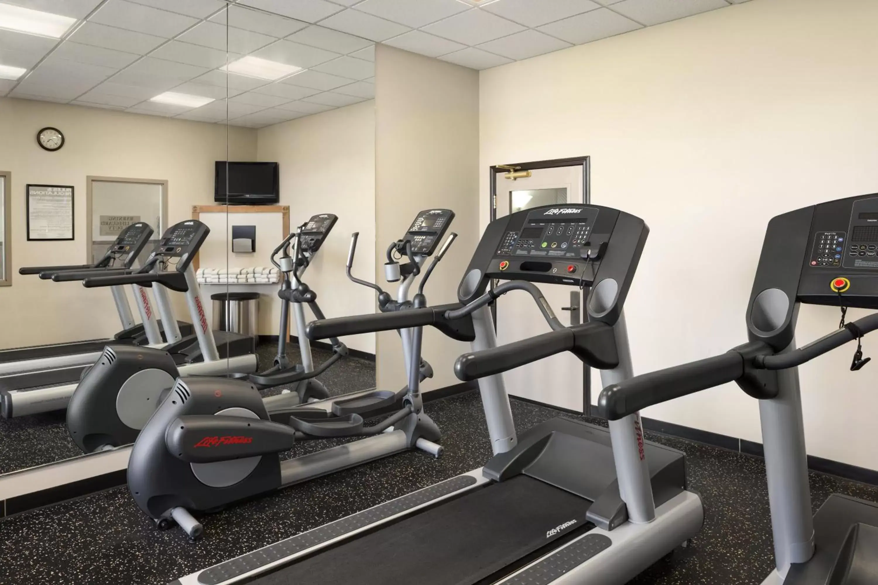 Fitness centre/facilities, Fitness Center/Facilities in Country Inn & Suites by Radisson, Findlay, OH