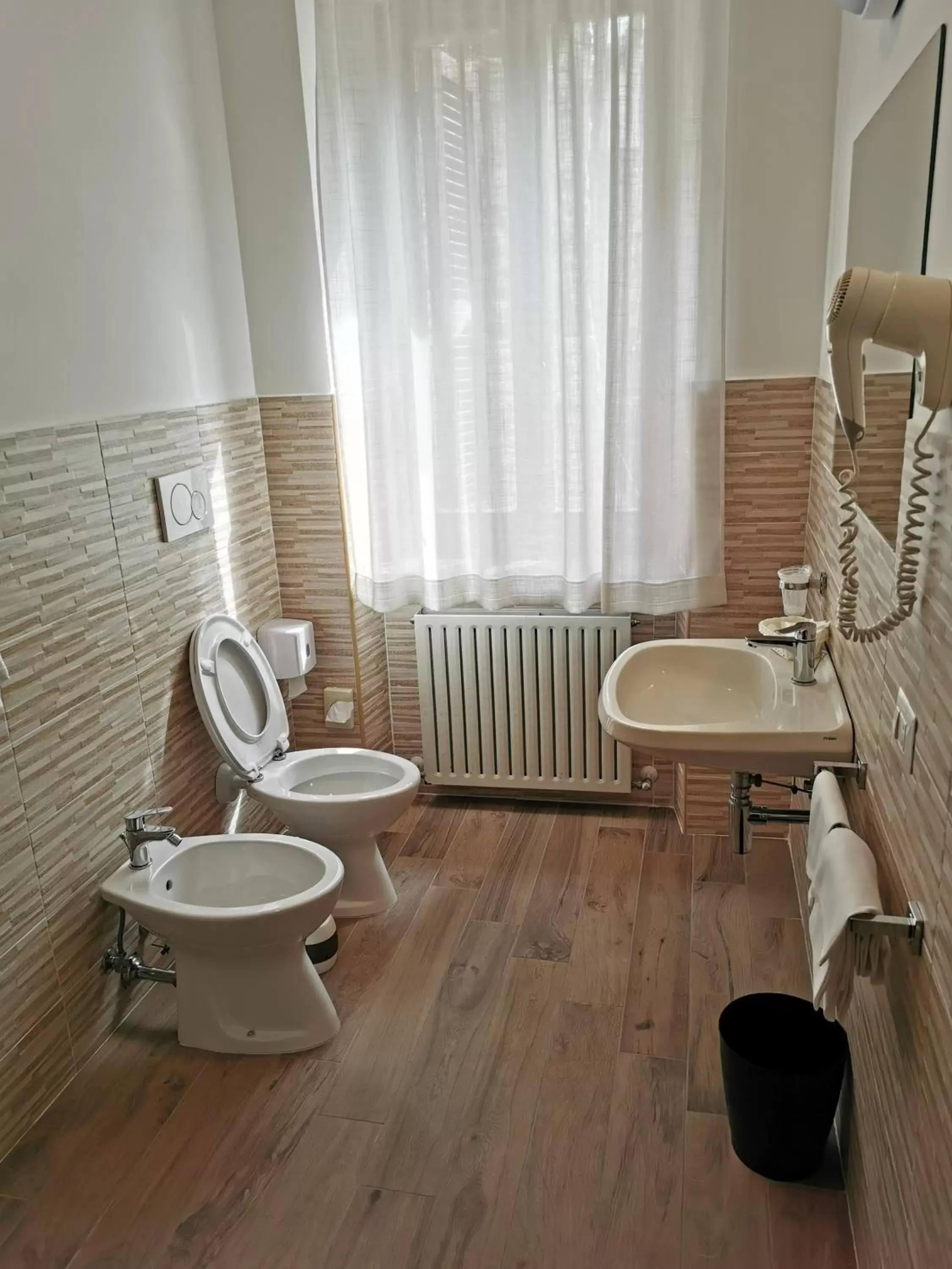 Toilet, Bathroom in Hotel San Rufino