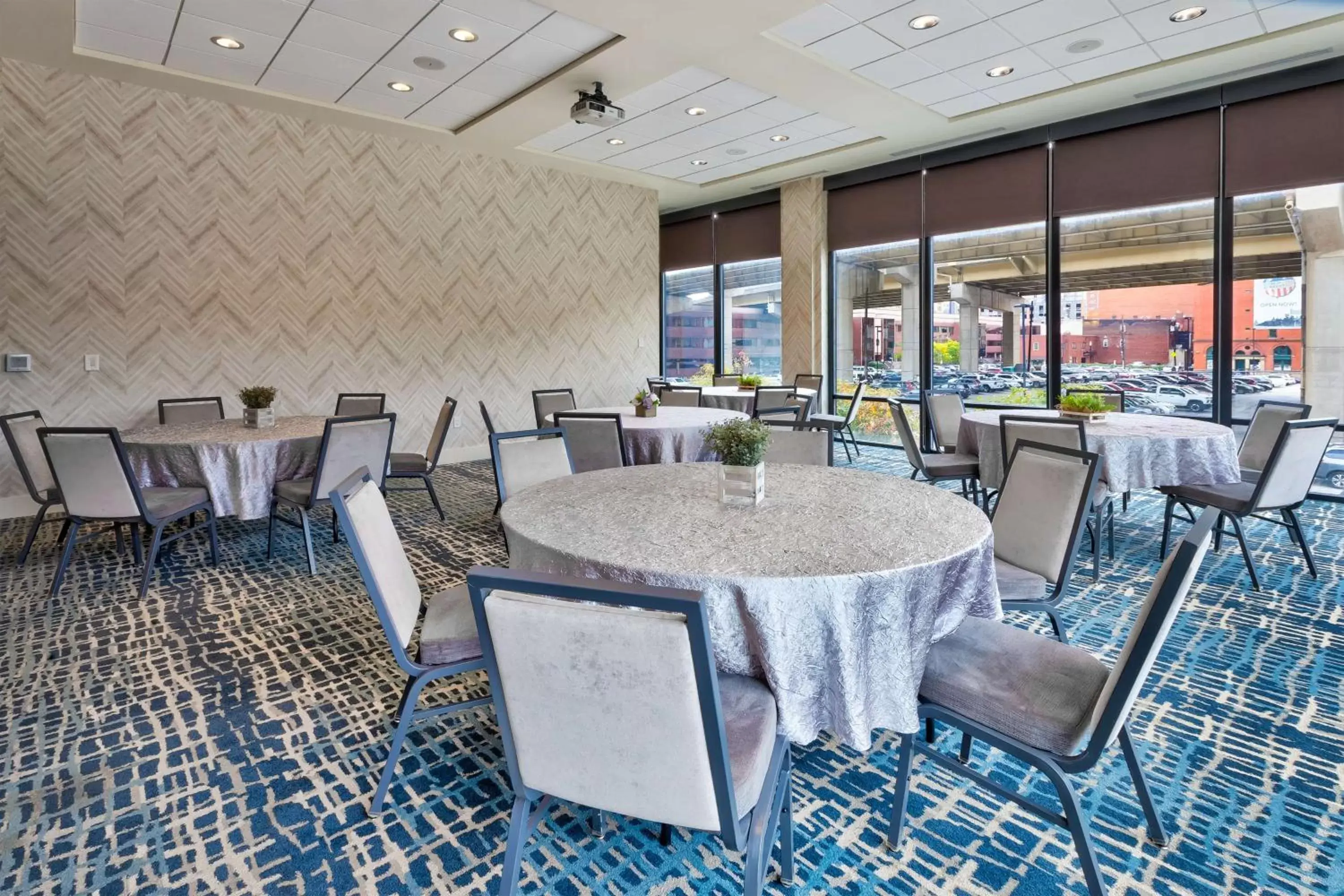 Meeting/conference room, Restaurant/Places to Eat in Homewood Suites by Hilton Pittsburgh Downtown