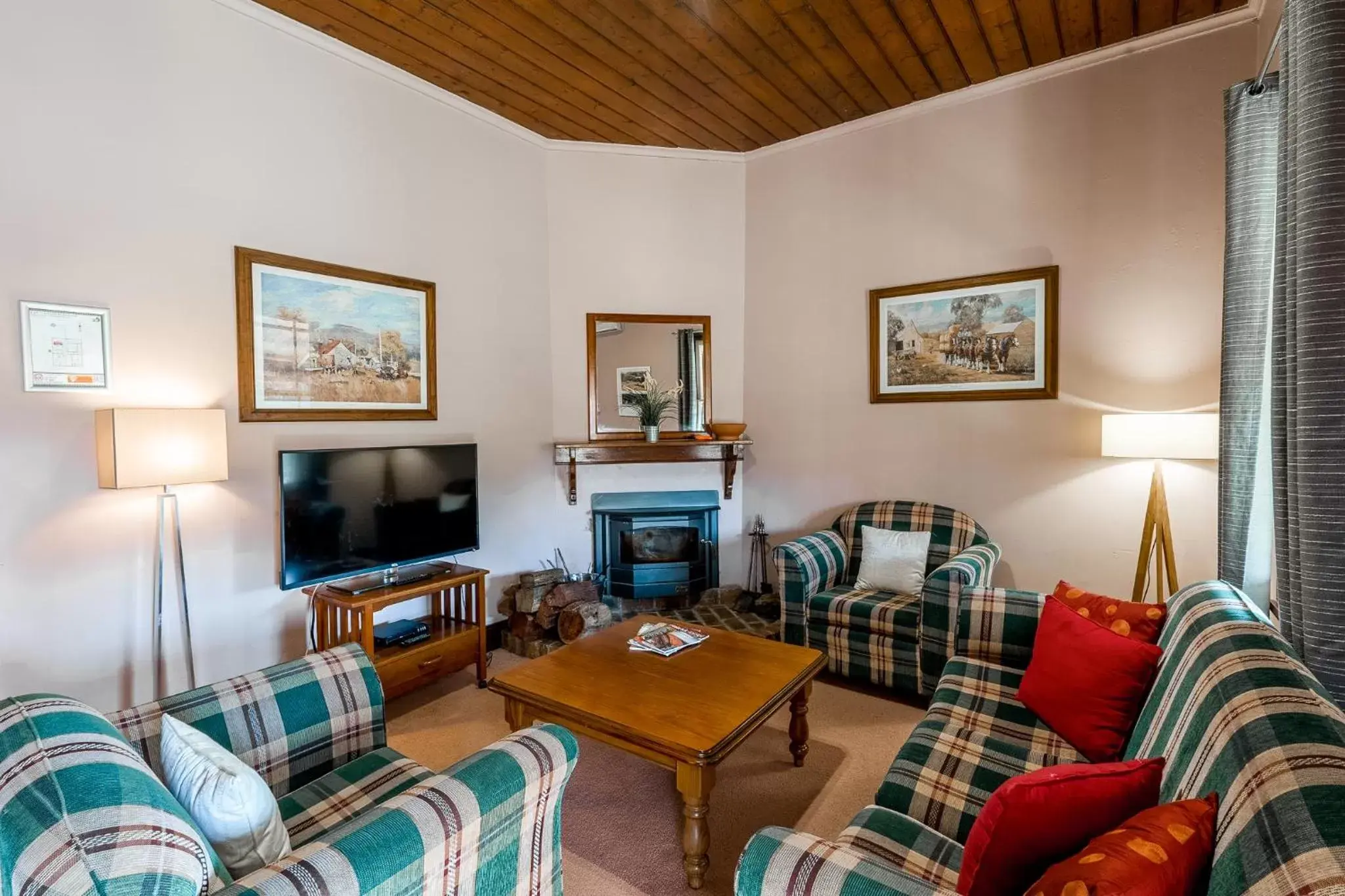 Living room, Seating Area in The Henry Parkes Tenterfield