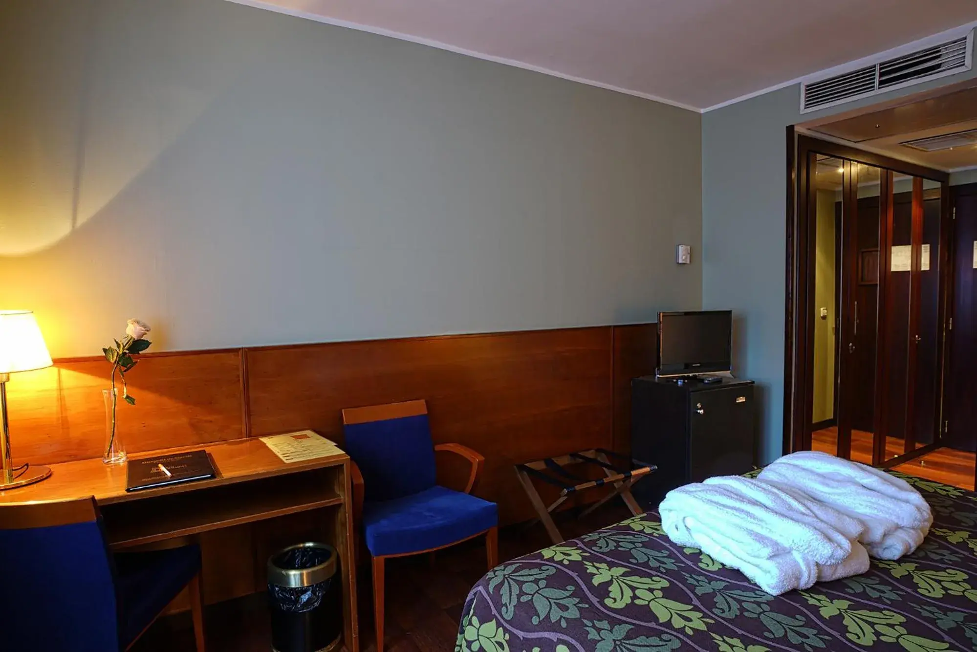 Triple Room (2 Adults + 1 Child) in Zenit Diplomatic