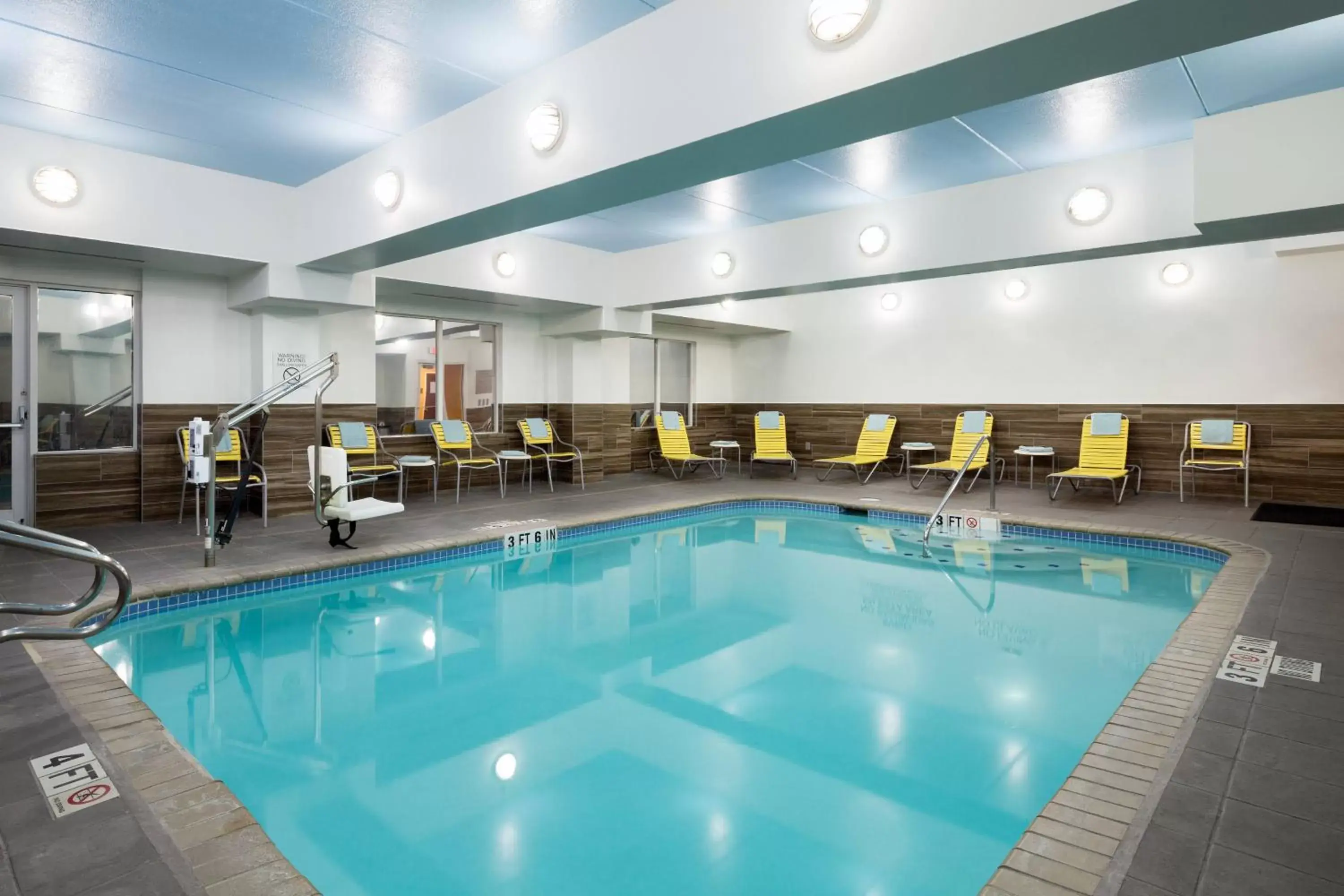 Swimming Pool in Fairfield Inn & Suites by Marriott San Antonio Airport/North Star Mall