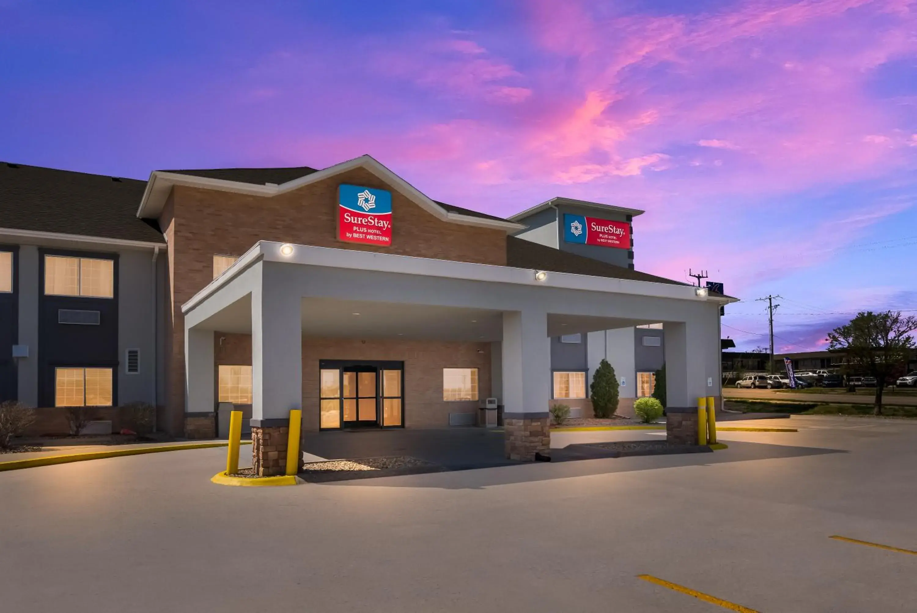 Property Building in Best Western Topeka Inn & Suites