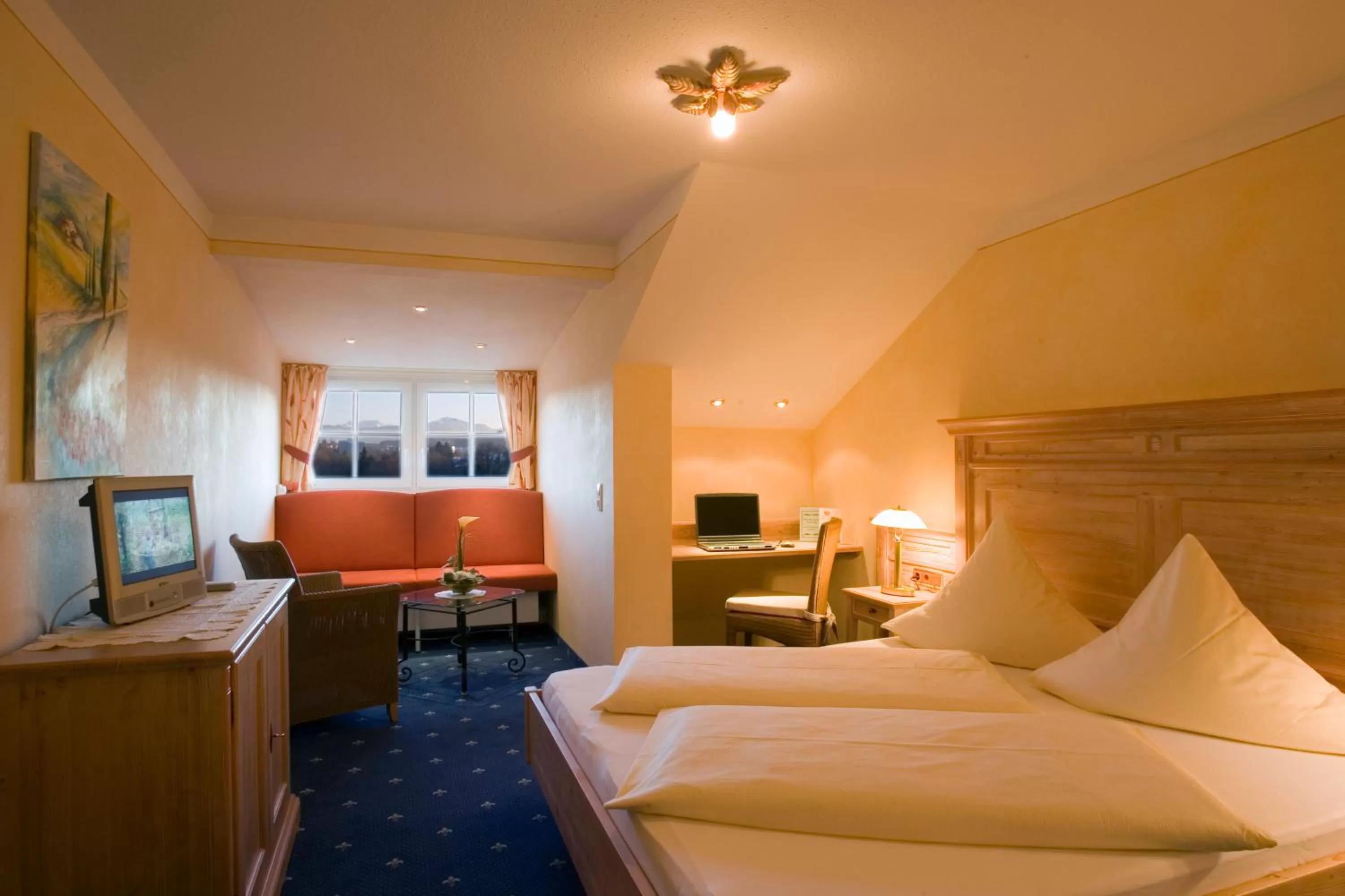 Photo of the whole room, Bed in Hotel Sonnenhang