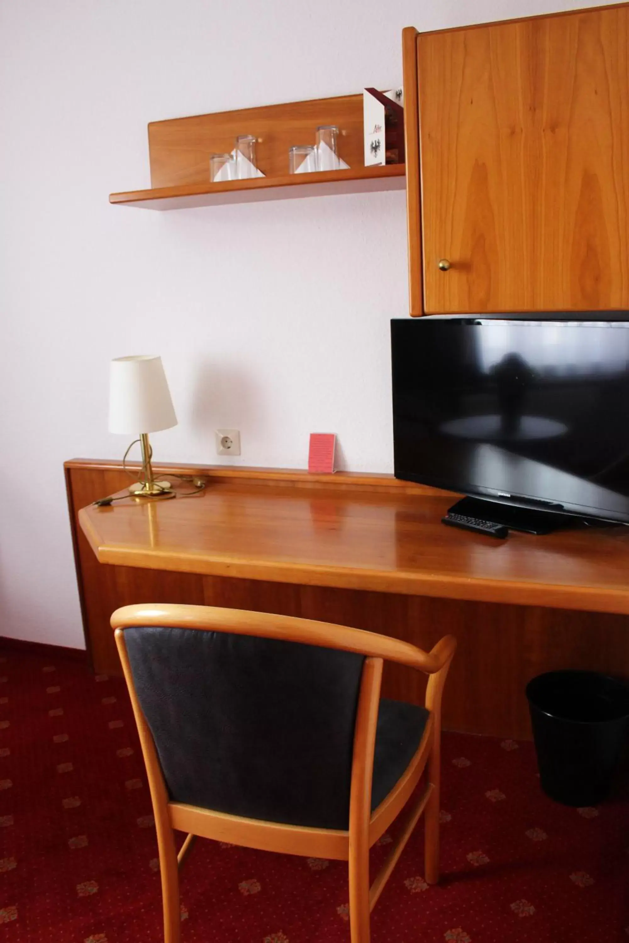 TV and multimedia, TV/Entertainment Center in Hotel Gasthof Adler