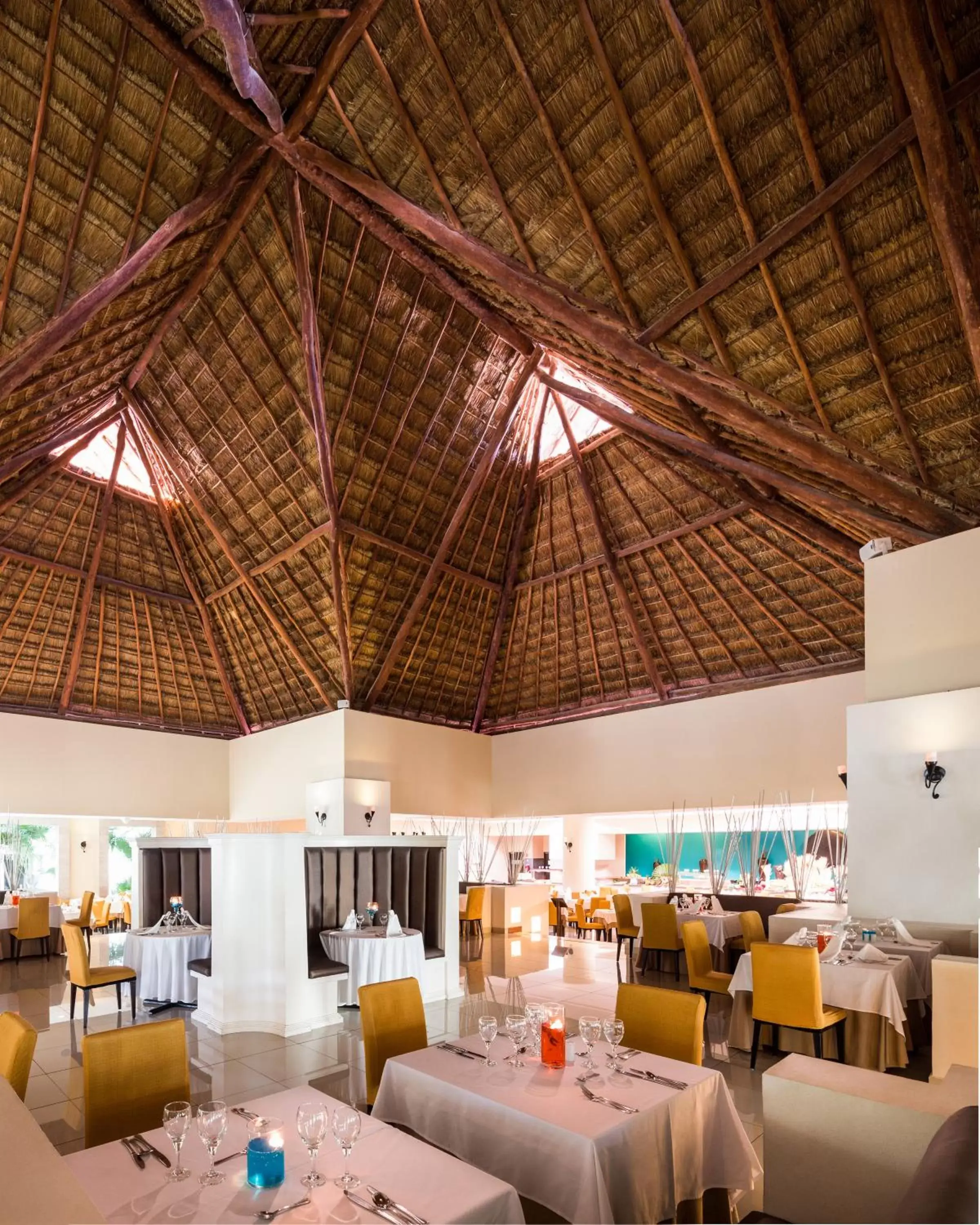 Restaurant/places to eat in BlueBay Grand Esmeralda-All Inclusive Restaurant/places to eat in BlueBay Grand Esmeralda-All Inclusive