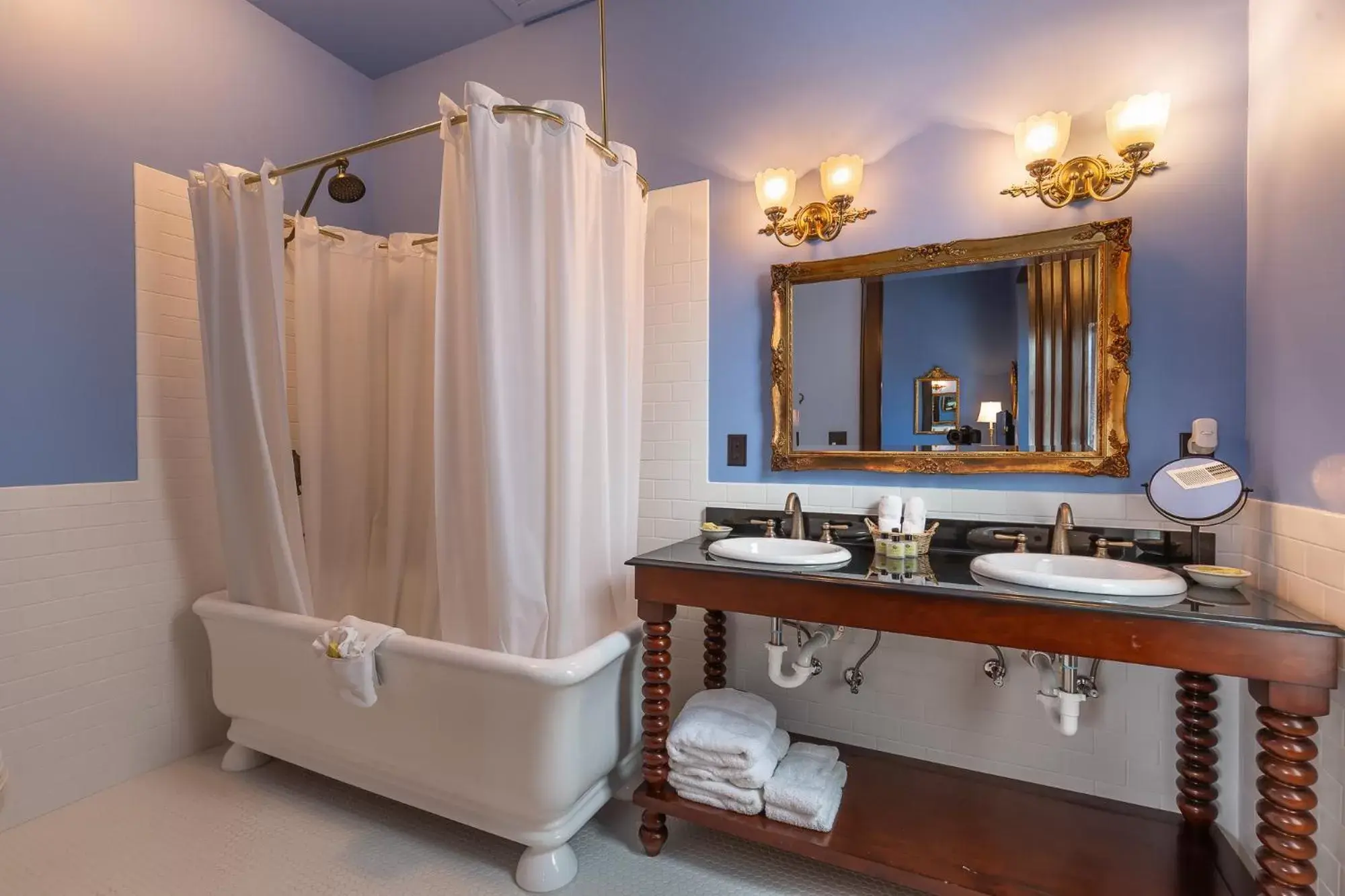 Shower, Bathroom in Steele Mansion Inn & Gathering Hub