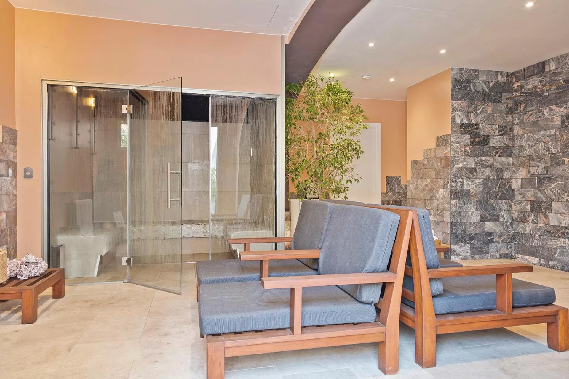 Spa and wellness centre/facilities in Van der Valk Hotel Barcarola