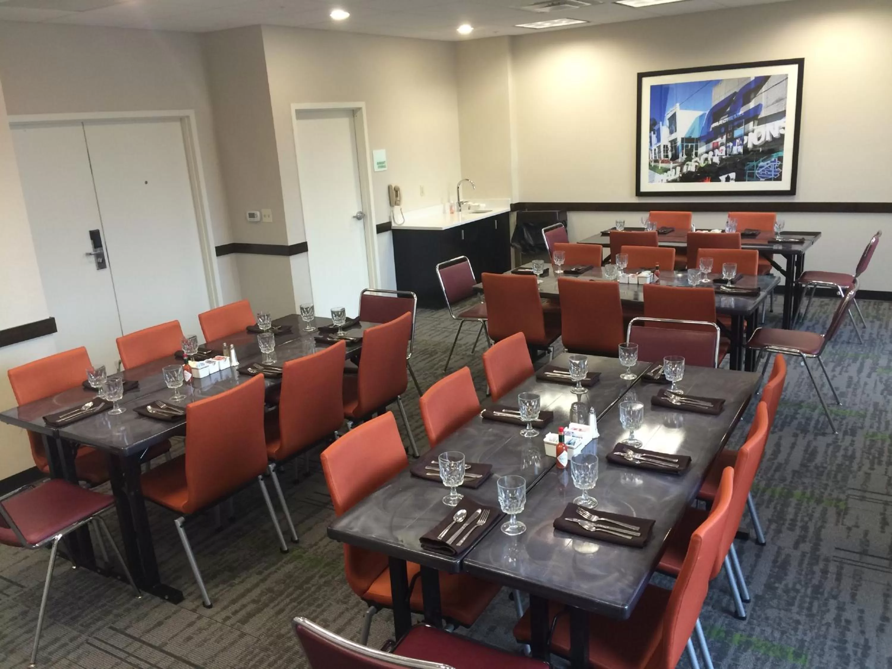 Meeting/conference room in Holiday Inn Greensboro Coliseum by IHG
