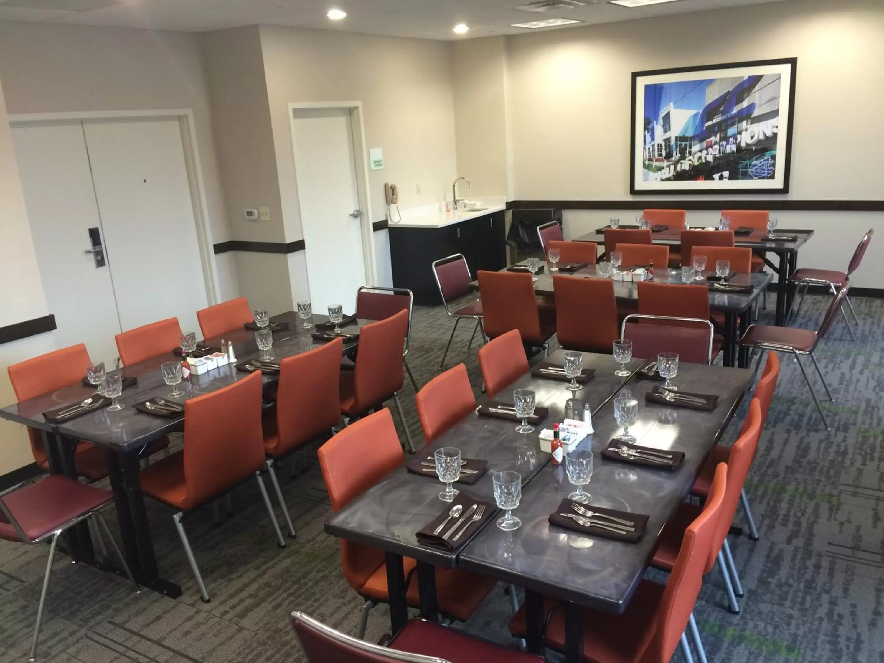 Meeting/conference room, Restaurant/Places to Eat in Holiday Inn Greensboro Coliseum, an IHG Hotel
