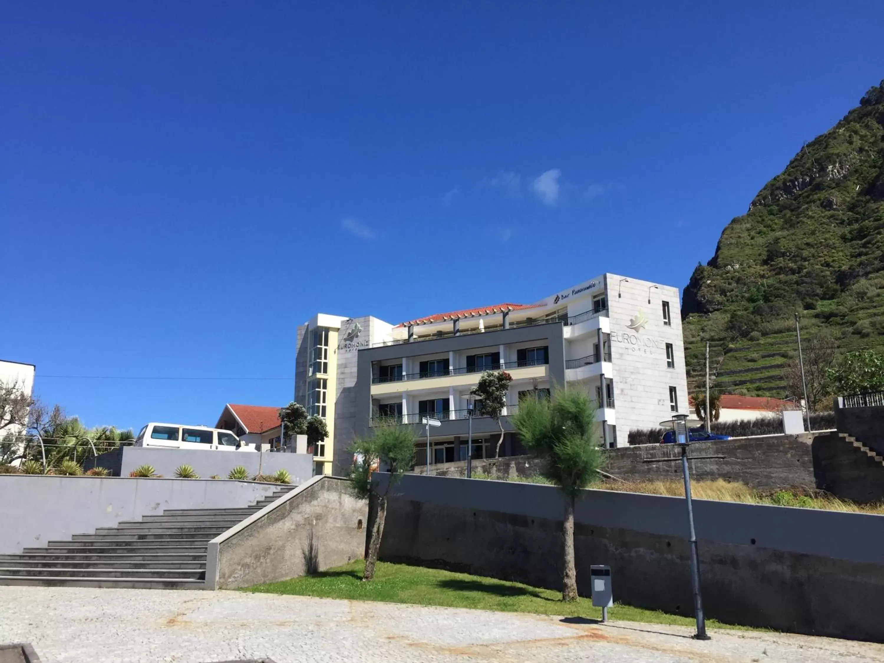 Facade/entrance, Property Building in Hotel Euro Moniz