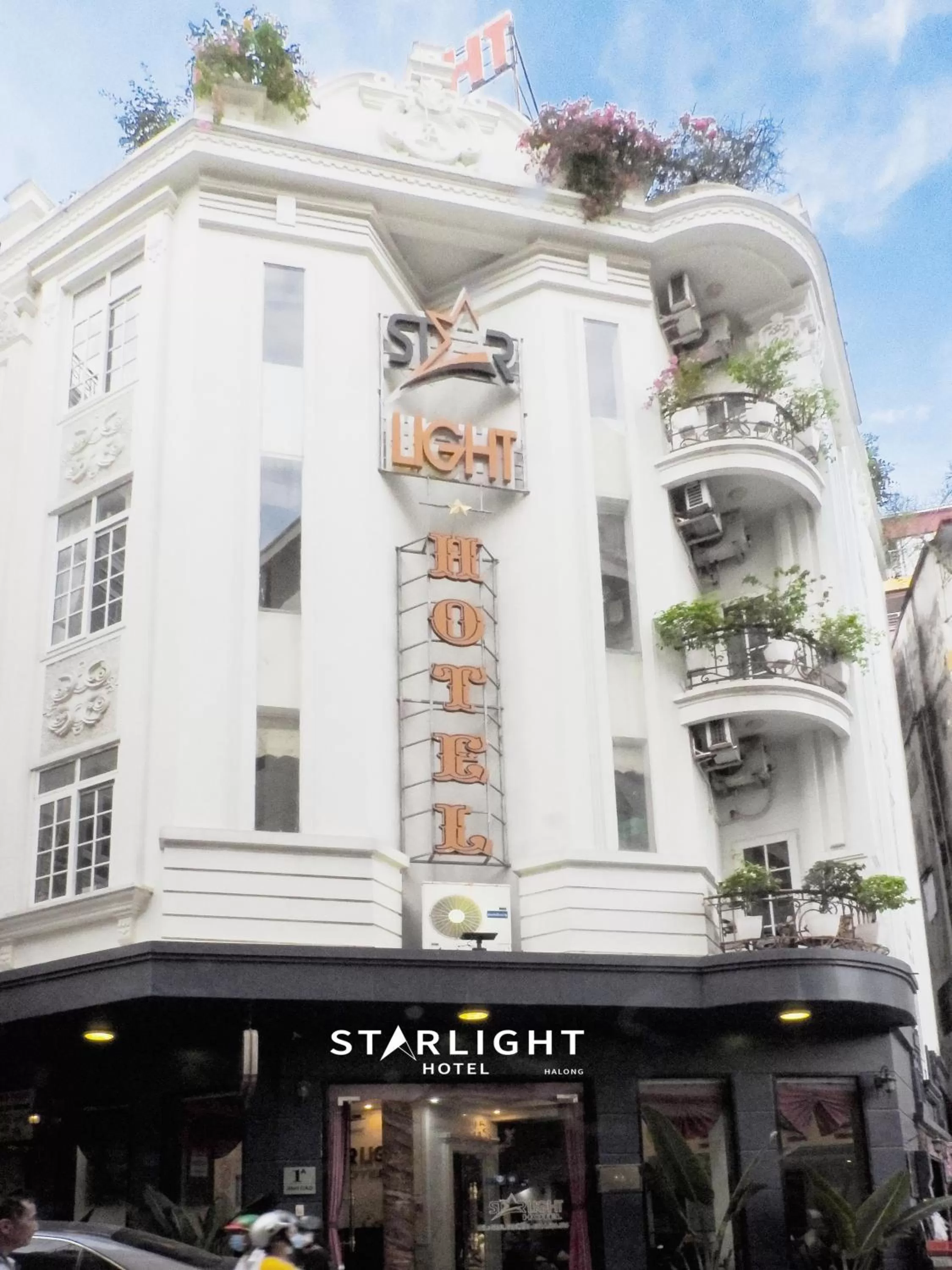Property Building in Hạ Long Starlight Hotel