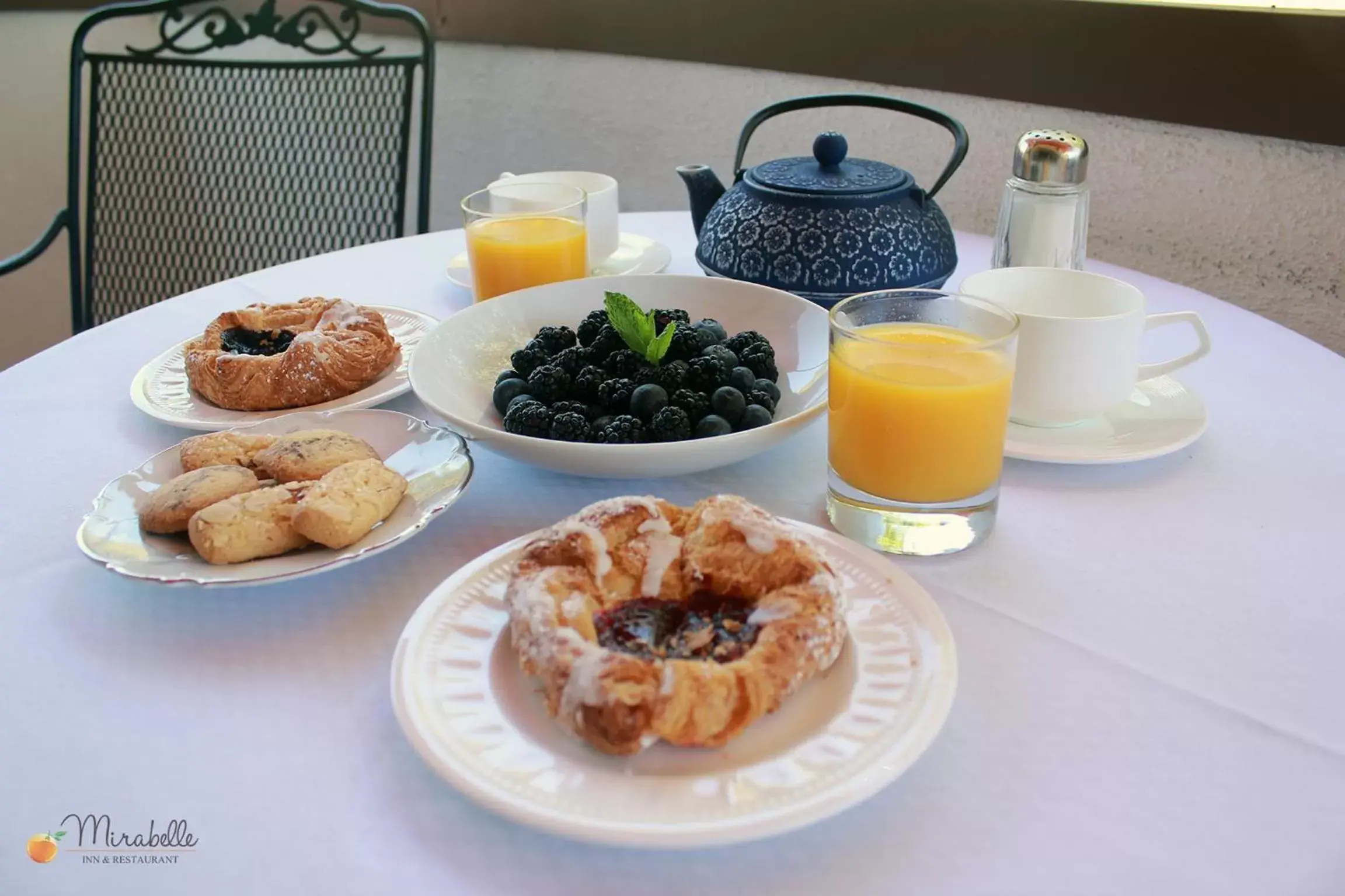 American breakfast in Mirabelle Inn & Restaurant