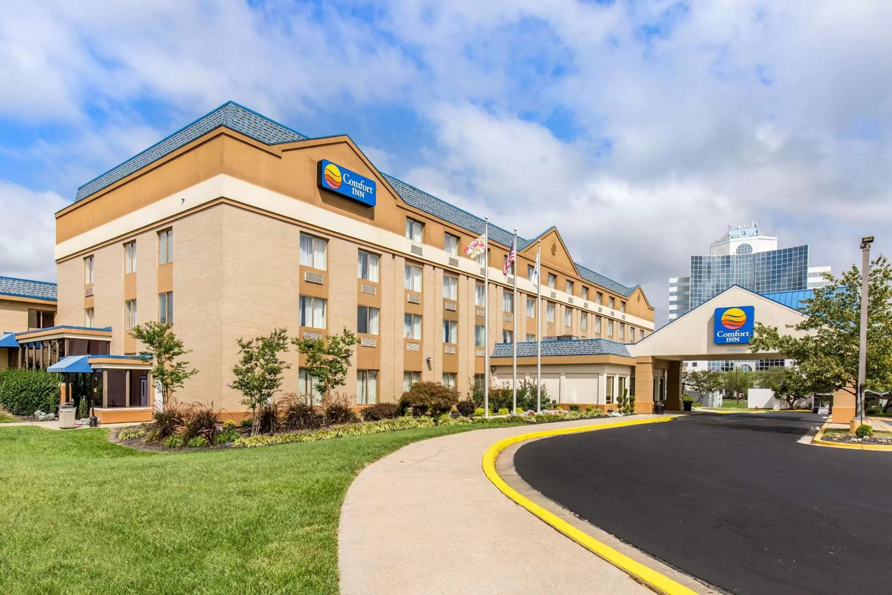 Property Building in Comfort Inn College Park North