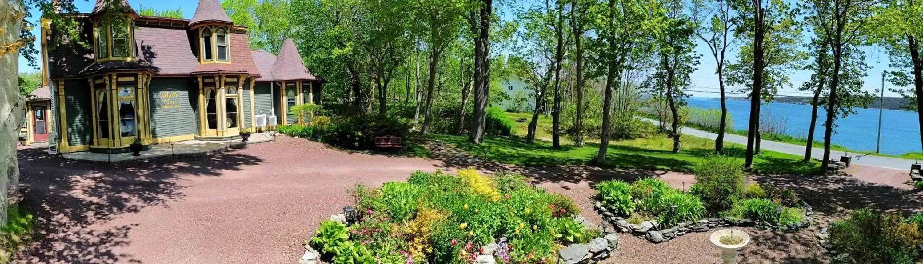 Lake view in Belle View Manor Inn