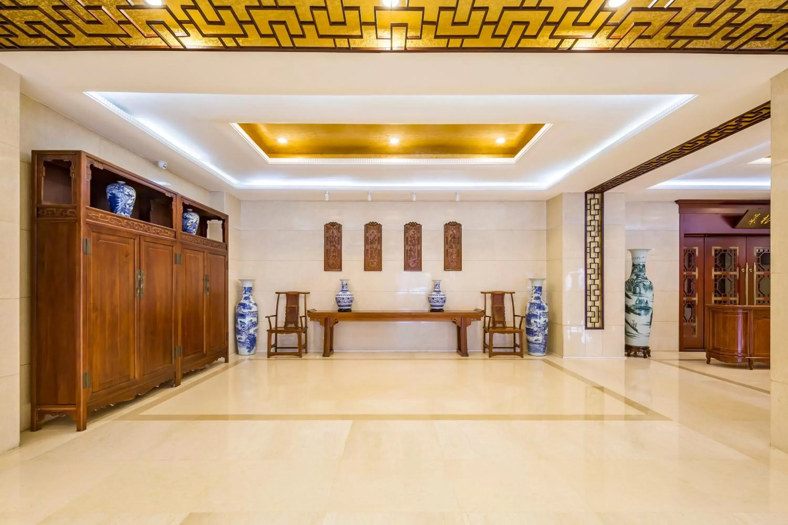 Lobby/Reception in Beijing Commercial Business Hotel