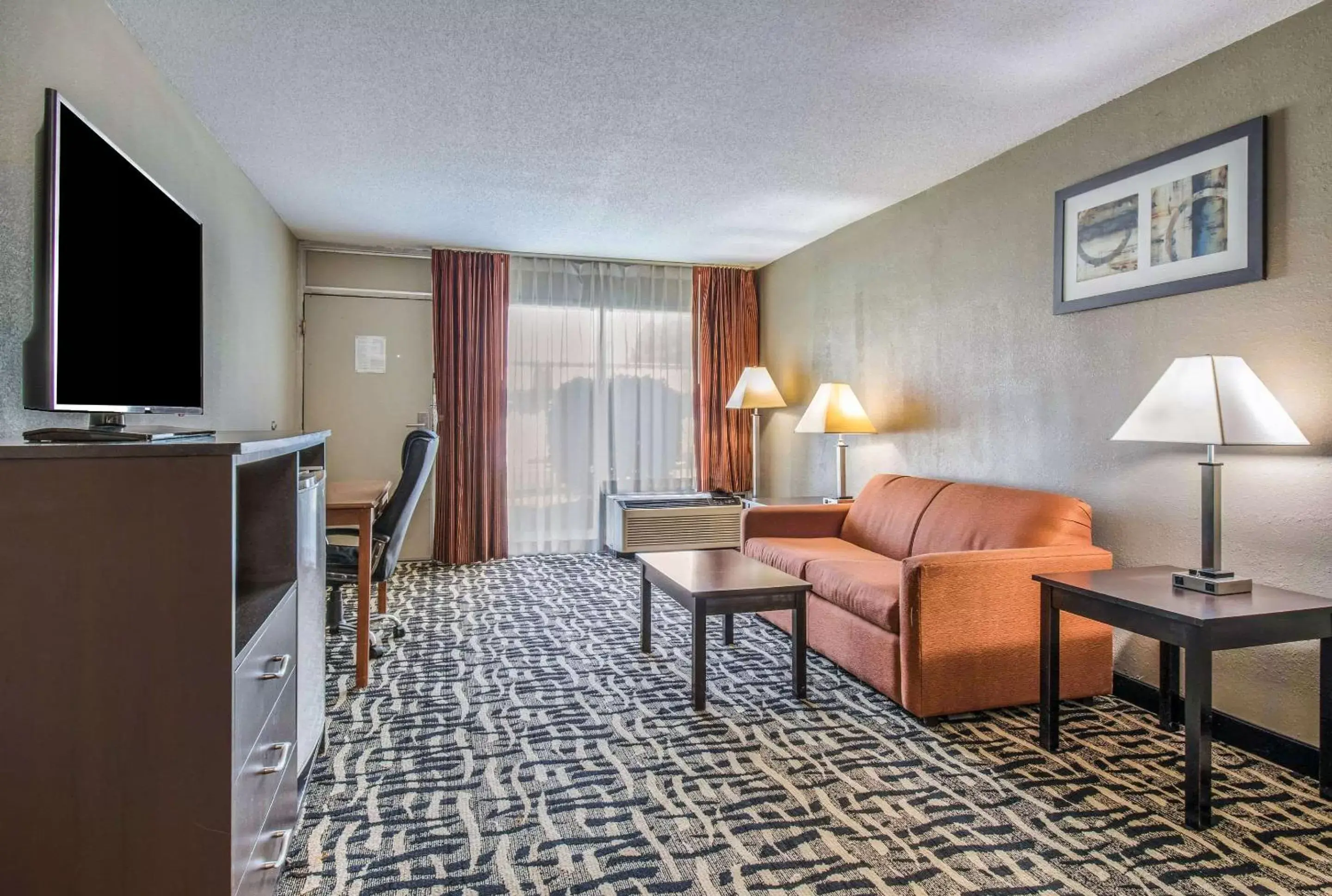 Photo of the whole room, Seating Area in Quality Inn & Suites York