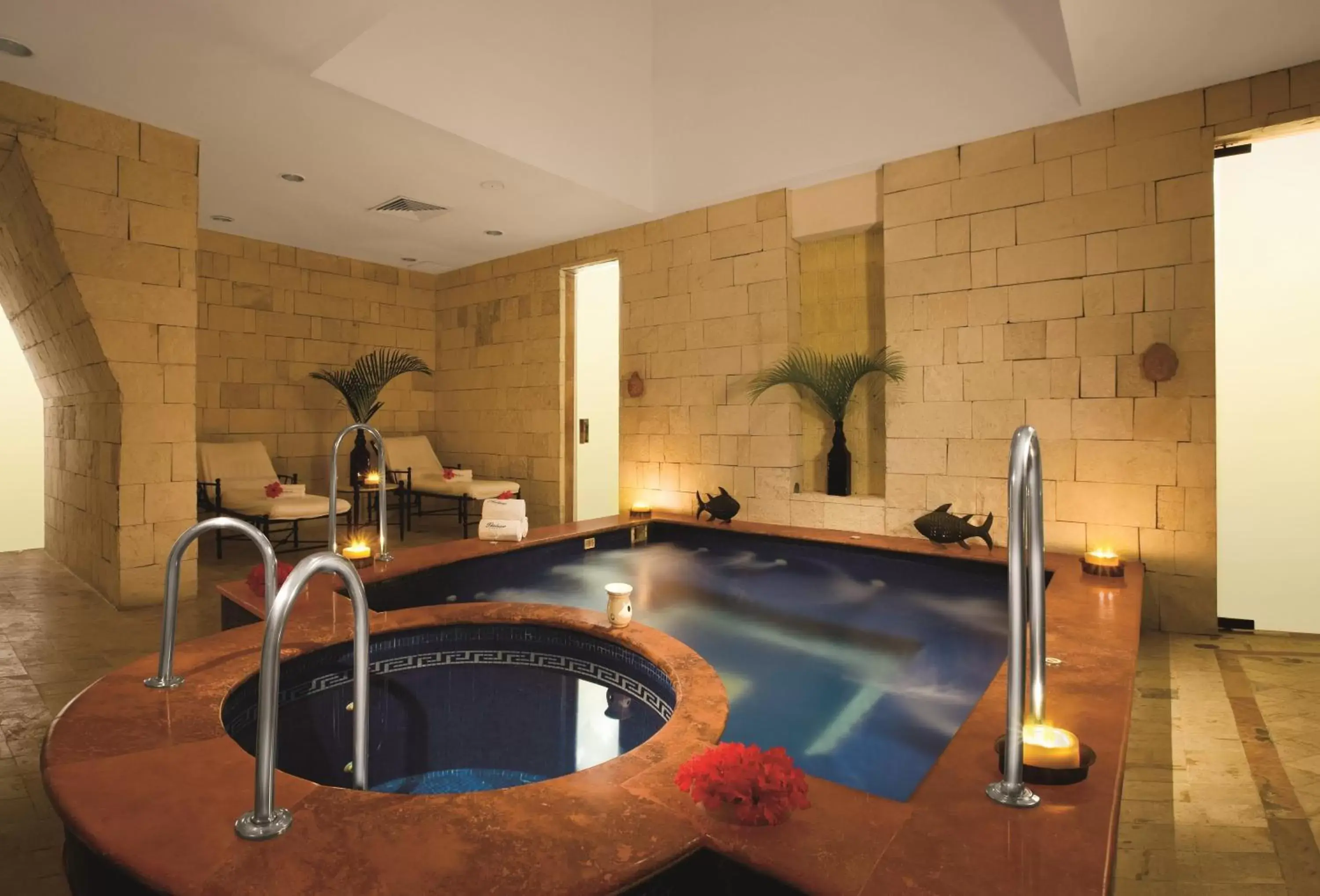 Hot Spring Bath, Swimming Pool in Zoetry Paraiso de la Bonita - Endless Privileges