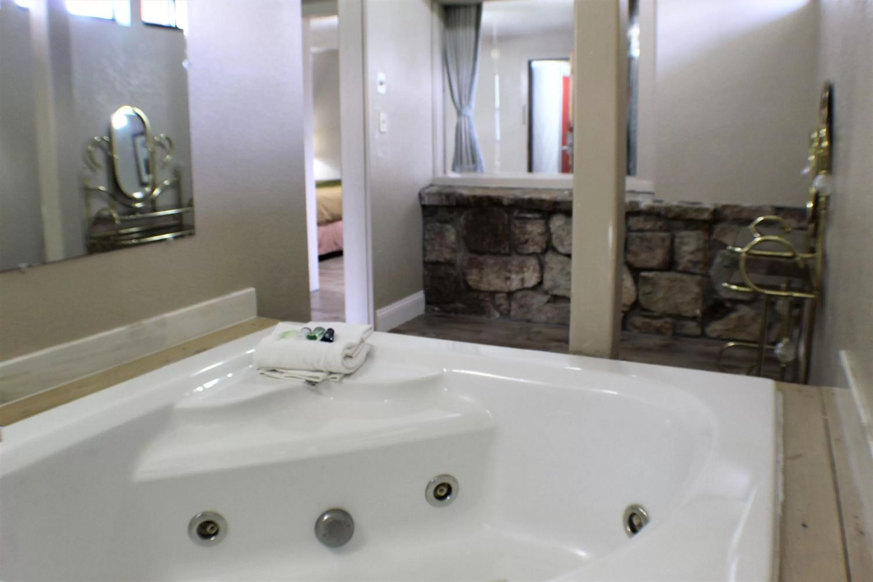 Hot Tub in Chalet Inn