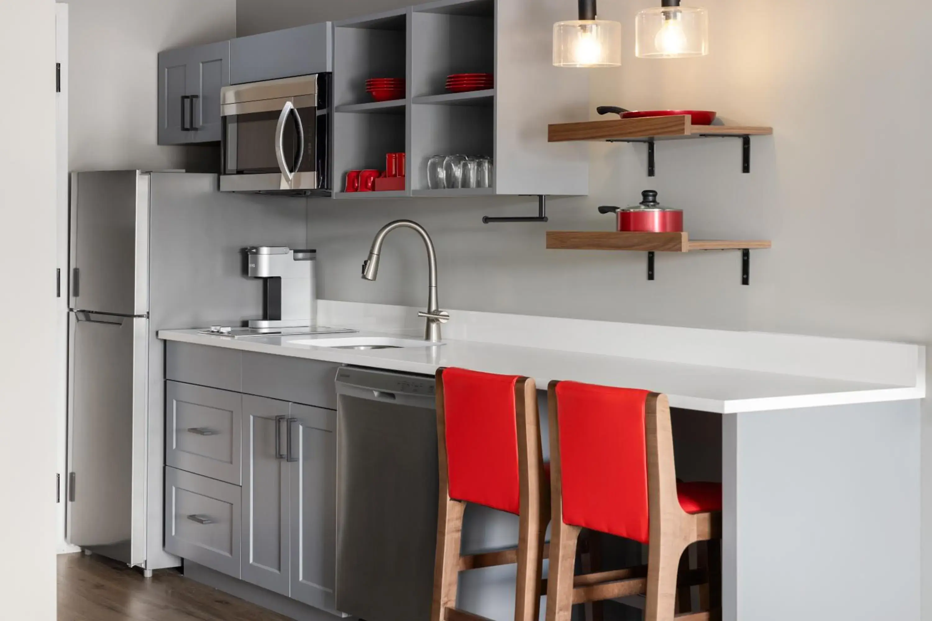 Kitchen/Kitchenette in Hawthorn Suites by Wyndham Williston Burlington