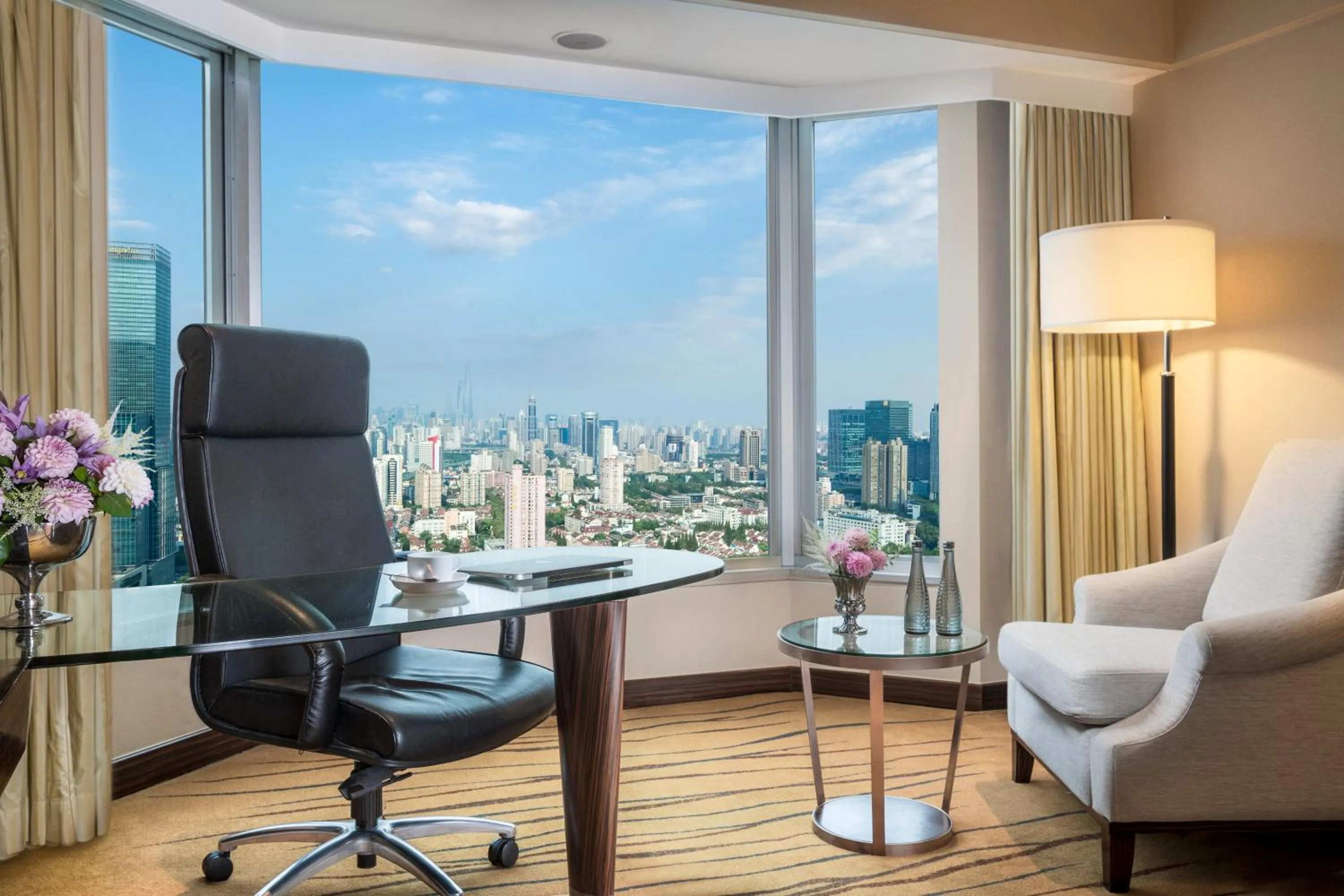 Seating area in The Kunlun Jing An