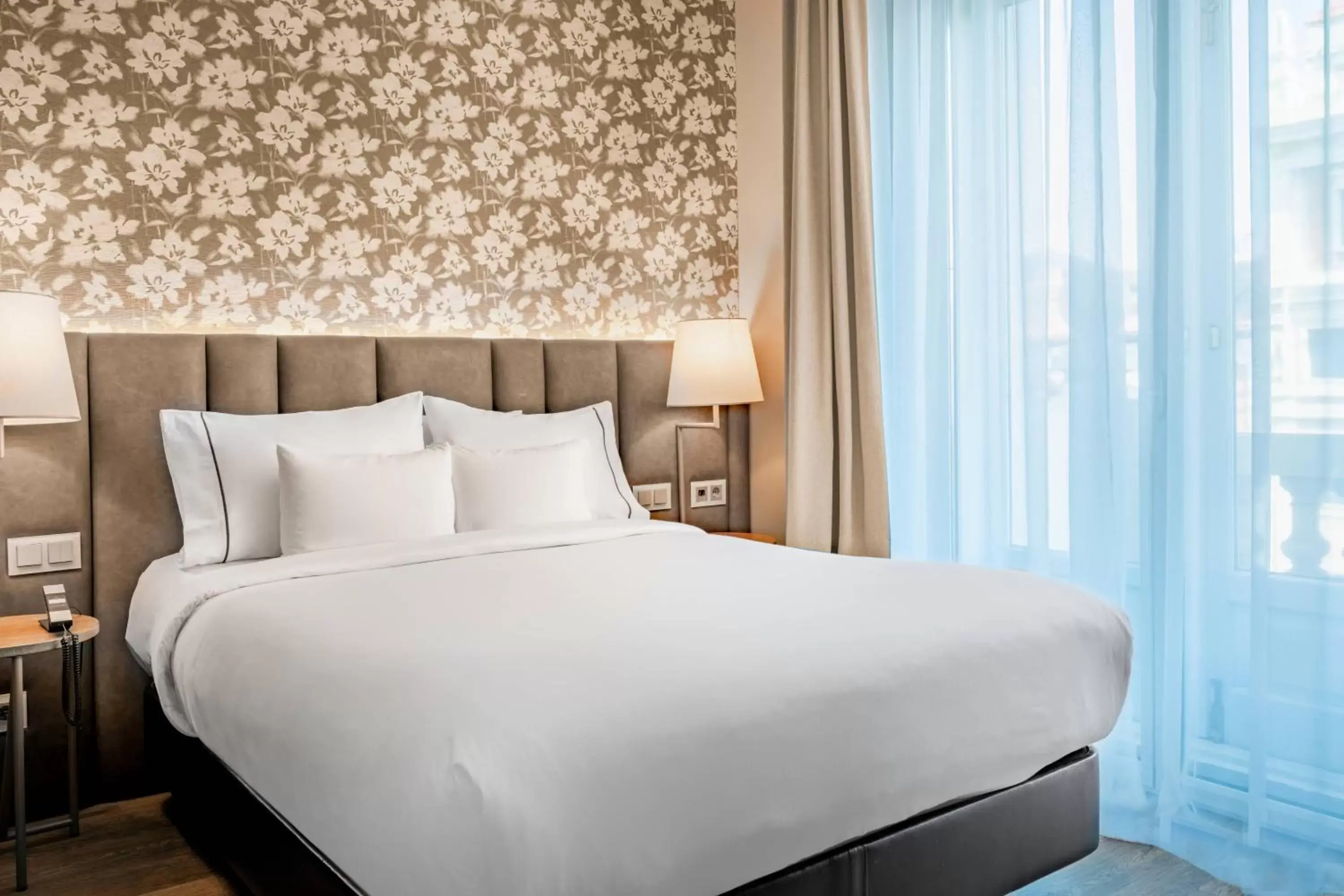 Photo of the whole room, Bed in Hotel Palacio del Retiro, Autograph Collection Photo of the whole room, Bed in Hotel Palacio del Retiro, Autograph Collection