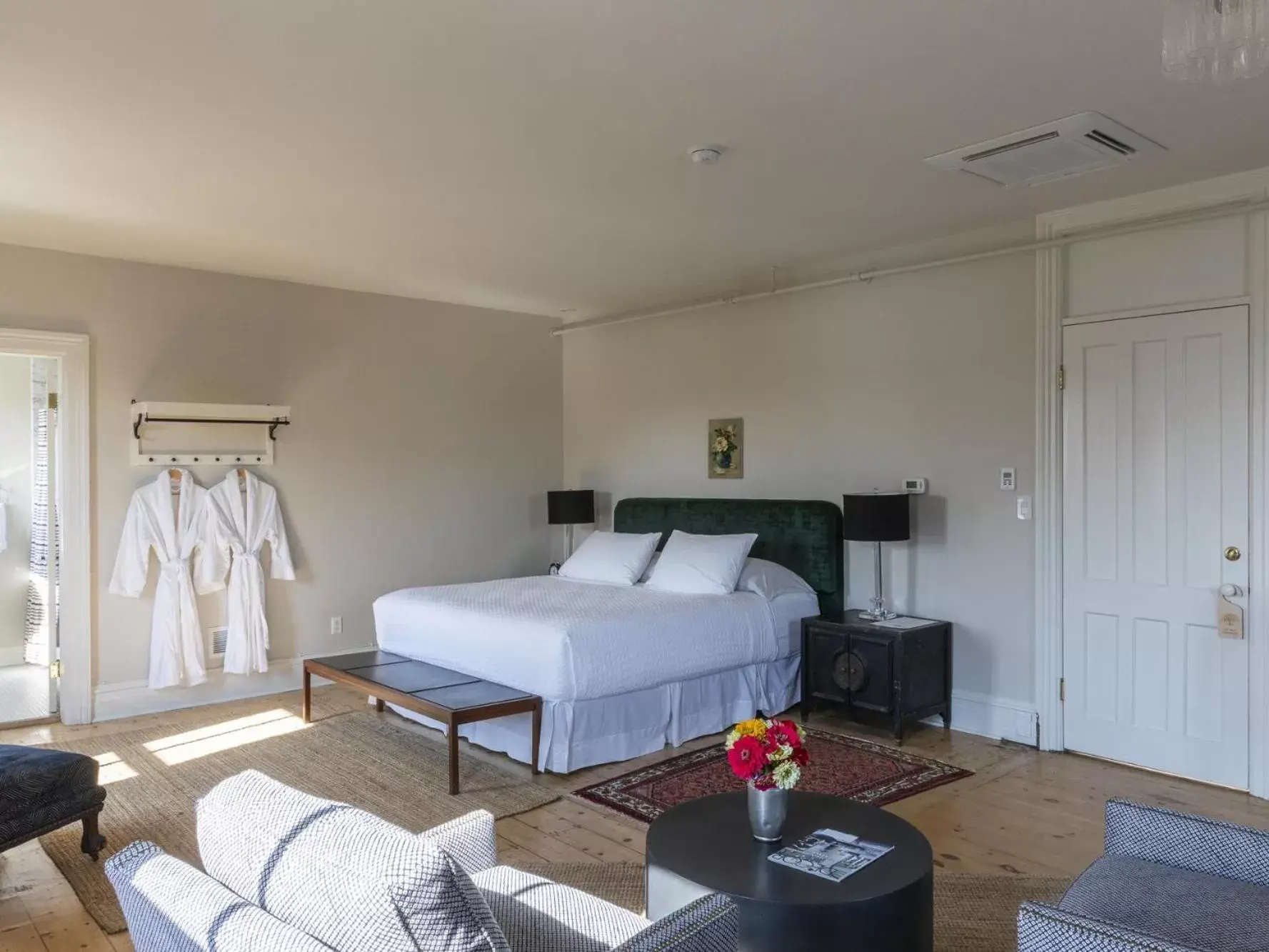 Bedroom, Bed in Stewart House Hotel