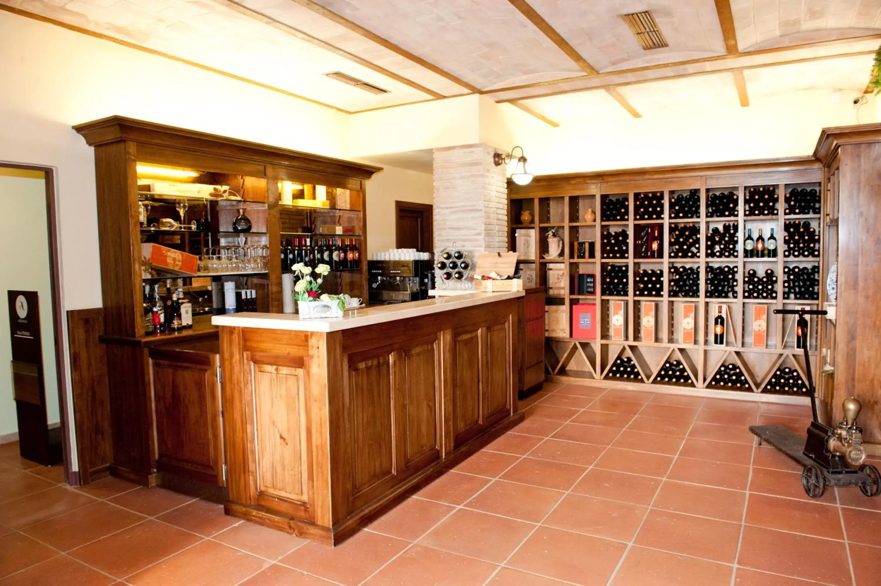 On-site shops in Vallantica Resort & SPA