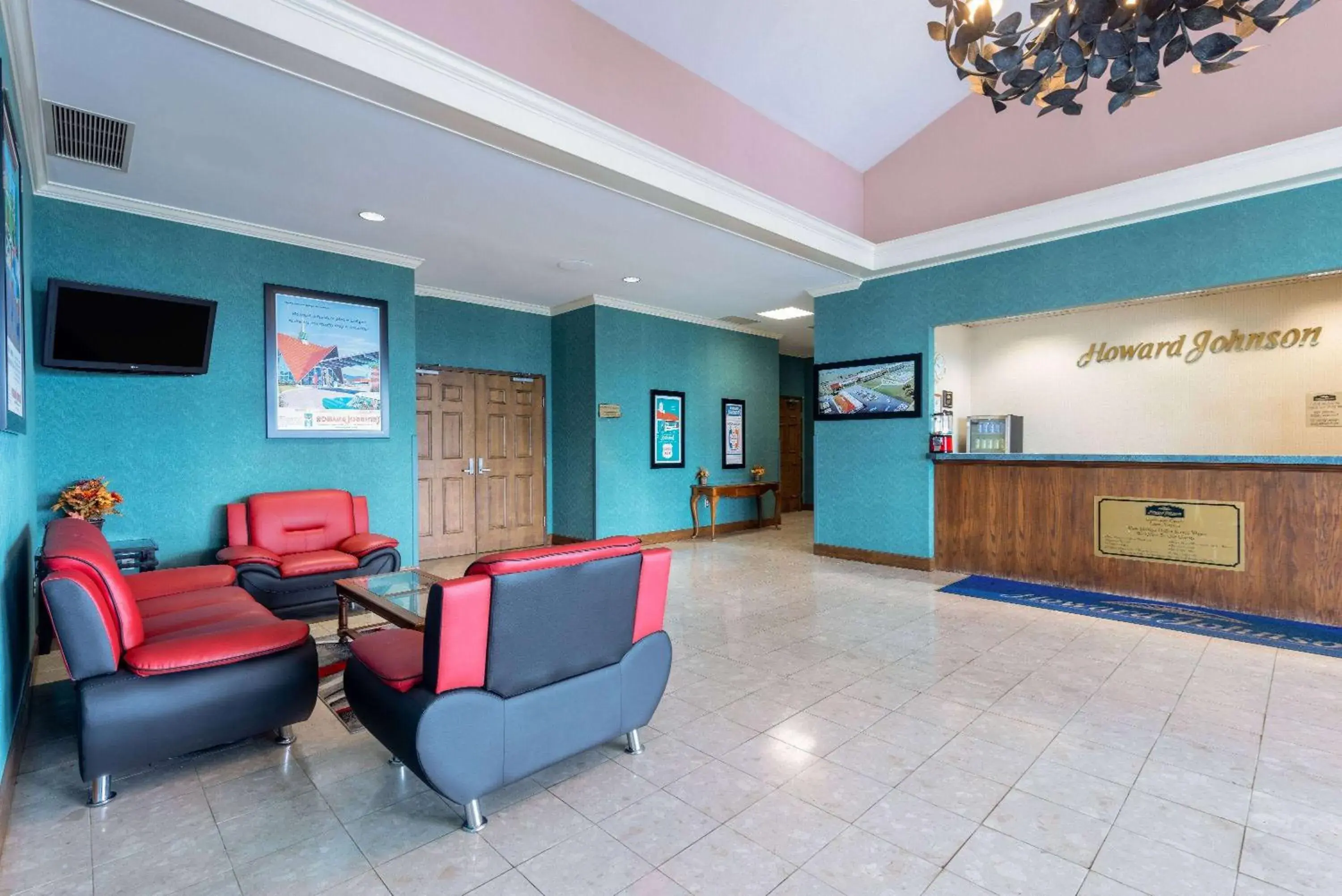 Lobby or reception, Lobby/Reception in Howard Johnson by Wyndham Salem Hotel & Conference Center