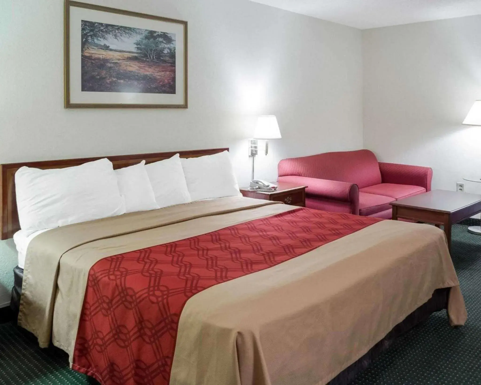 Photo of the whole room, Bed in Econo Lodge Yazoo City